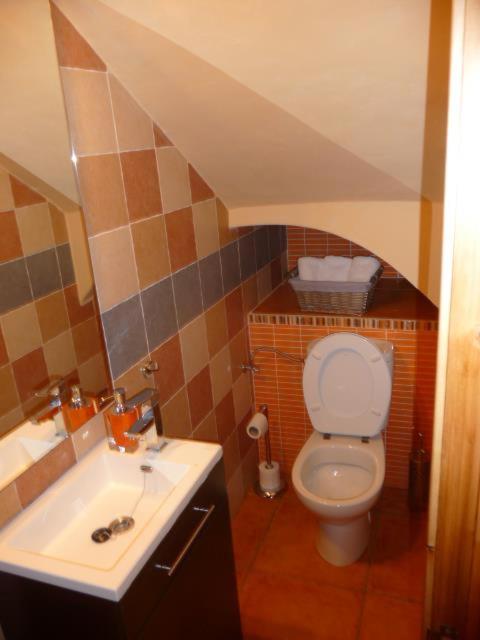 Three-Bedroom Townhouse - Photo 11