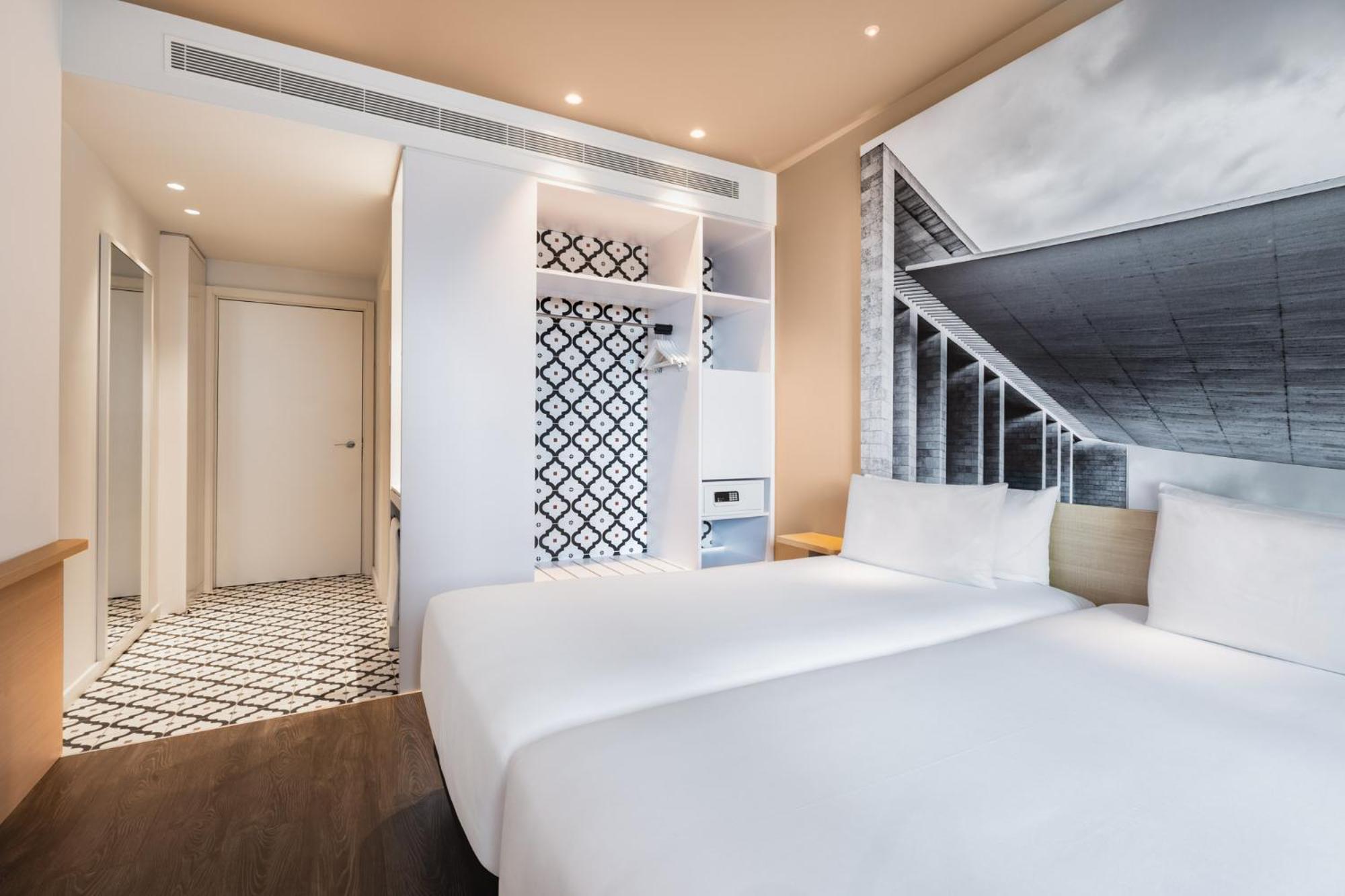 Double or Twin Room - Photo 4