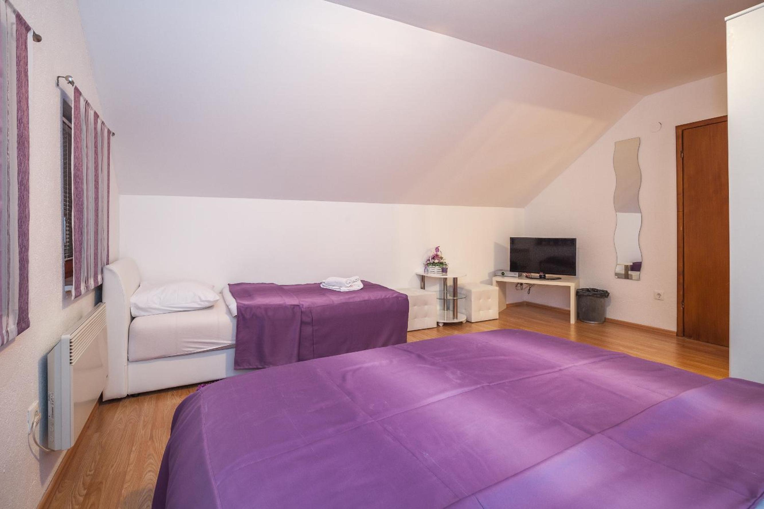 Triple Room with Garden View photo 2