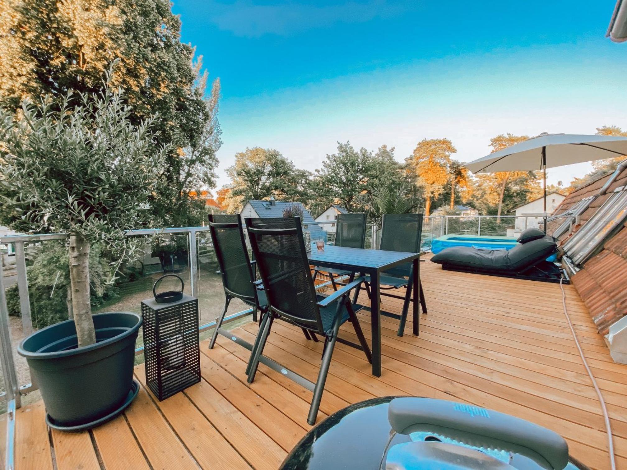 Two-Bedroom Apartment with Balcony photo 2