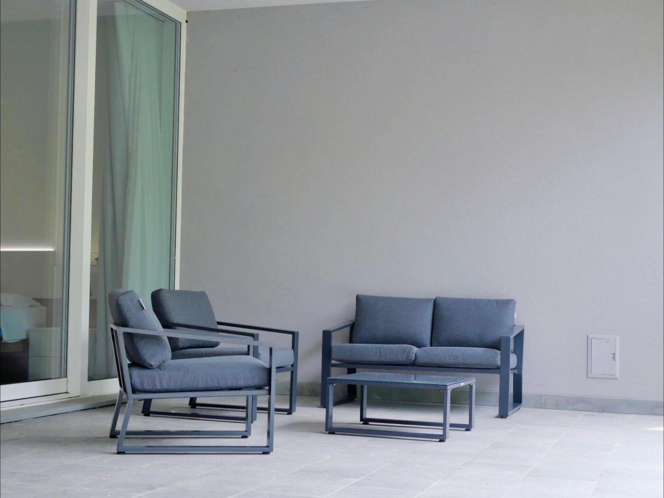 Deluxe One-Bedroom Apartment with Garden View photo 1
