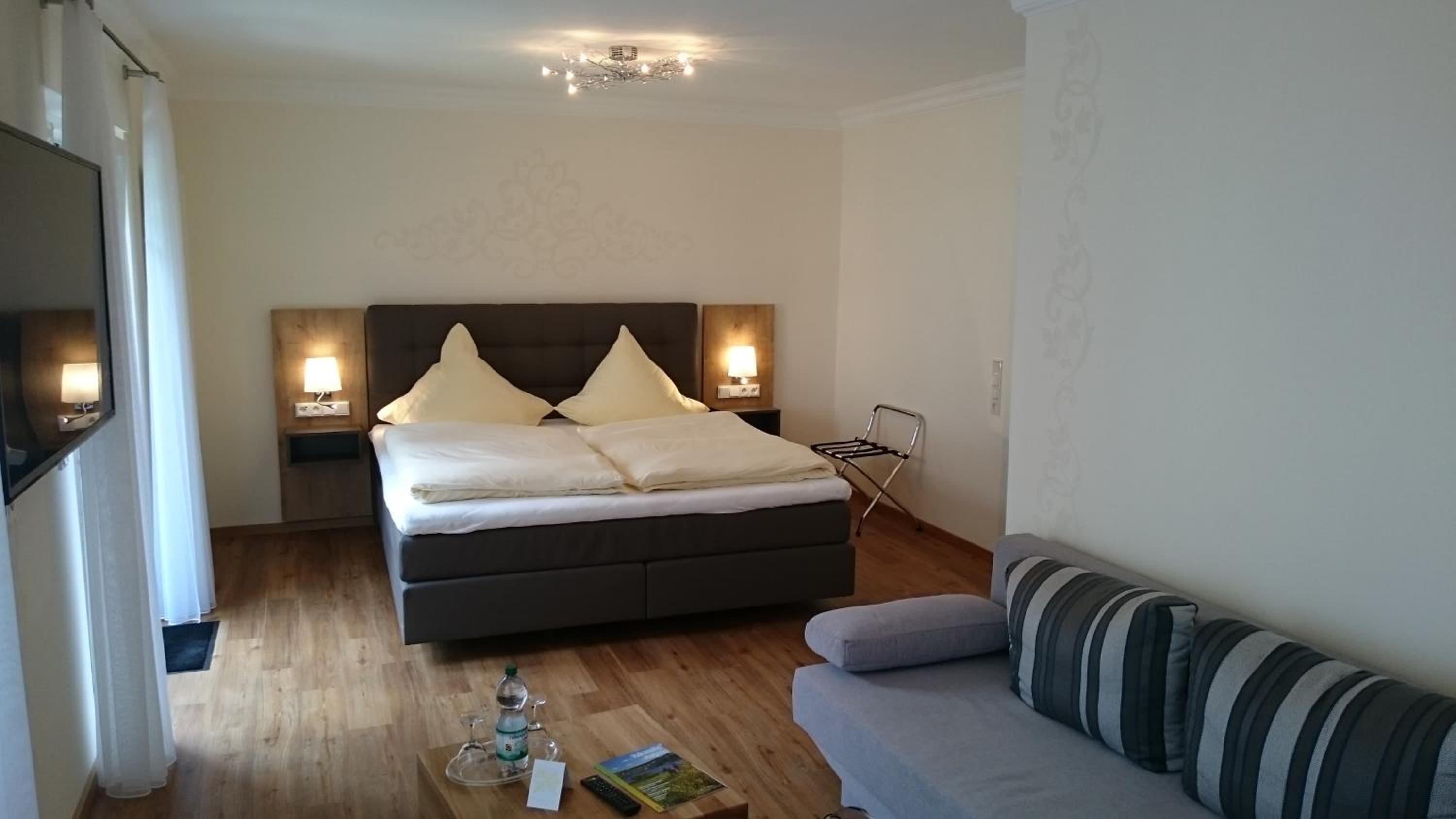 Deluxe Double Room with Balcony photo 1
