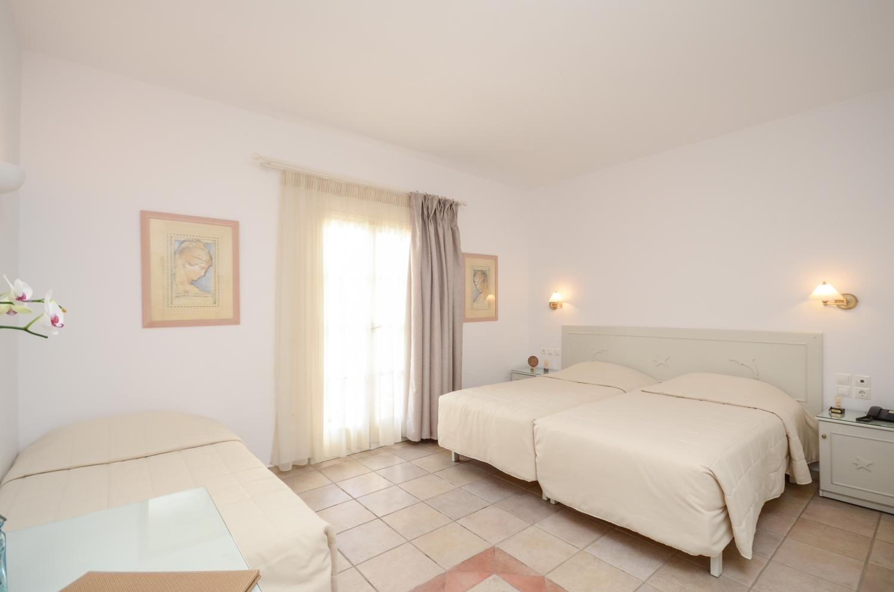 Standard Triple Room - Photo 6