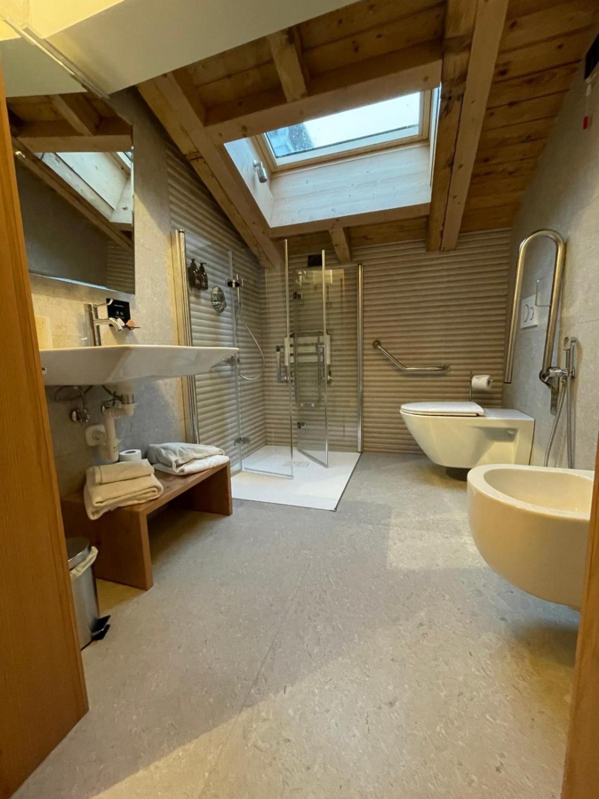 Double or Twin Room - Disability Access photo 3