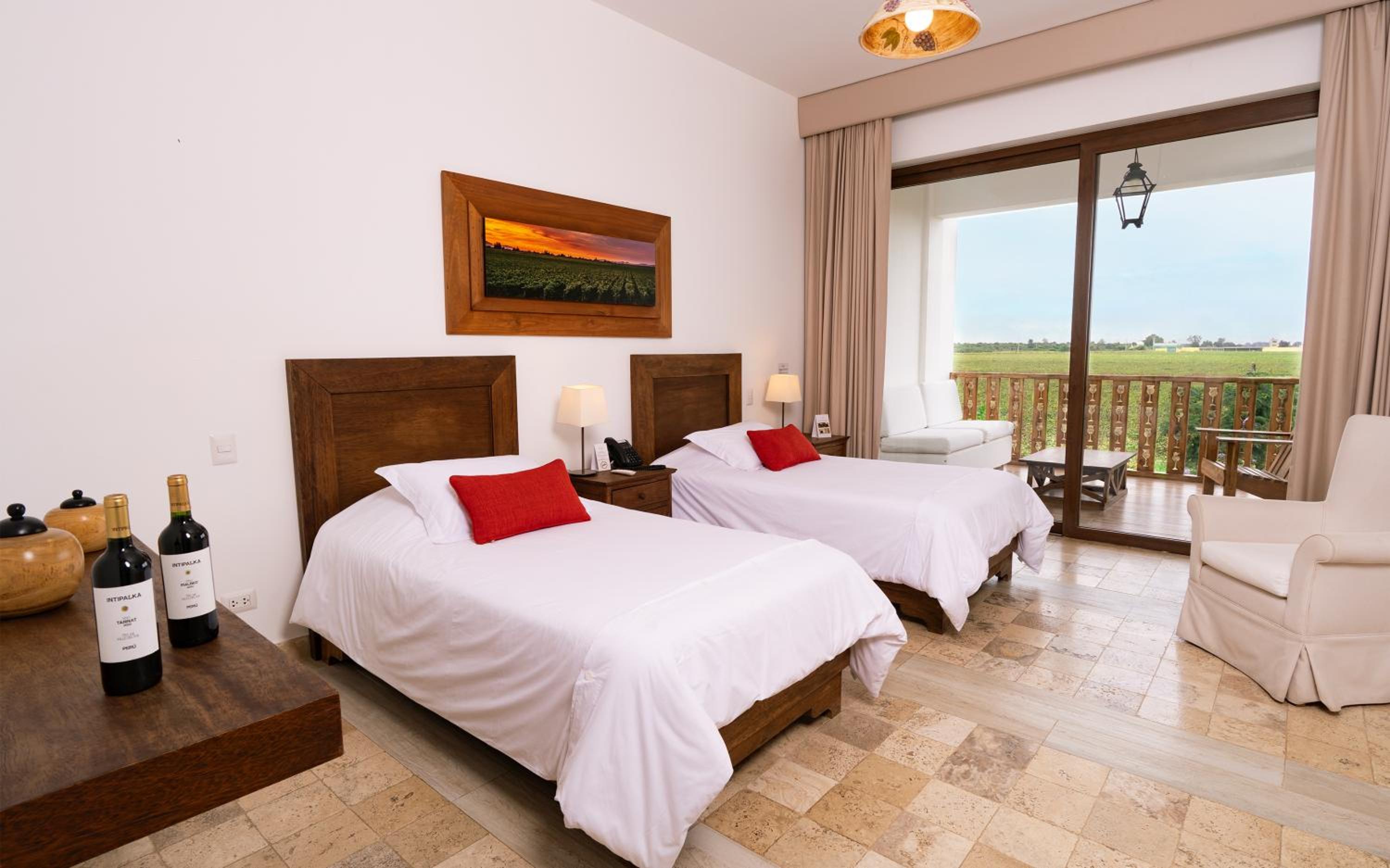 Deluxe Twin Room Vineyard View photo 3