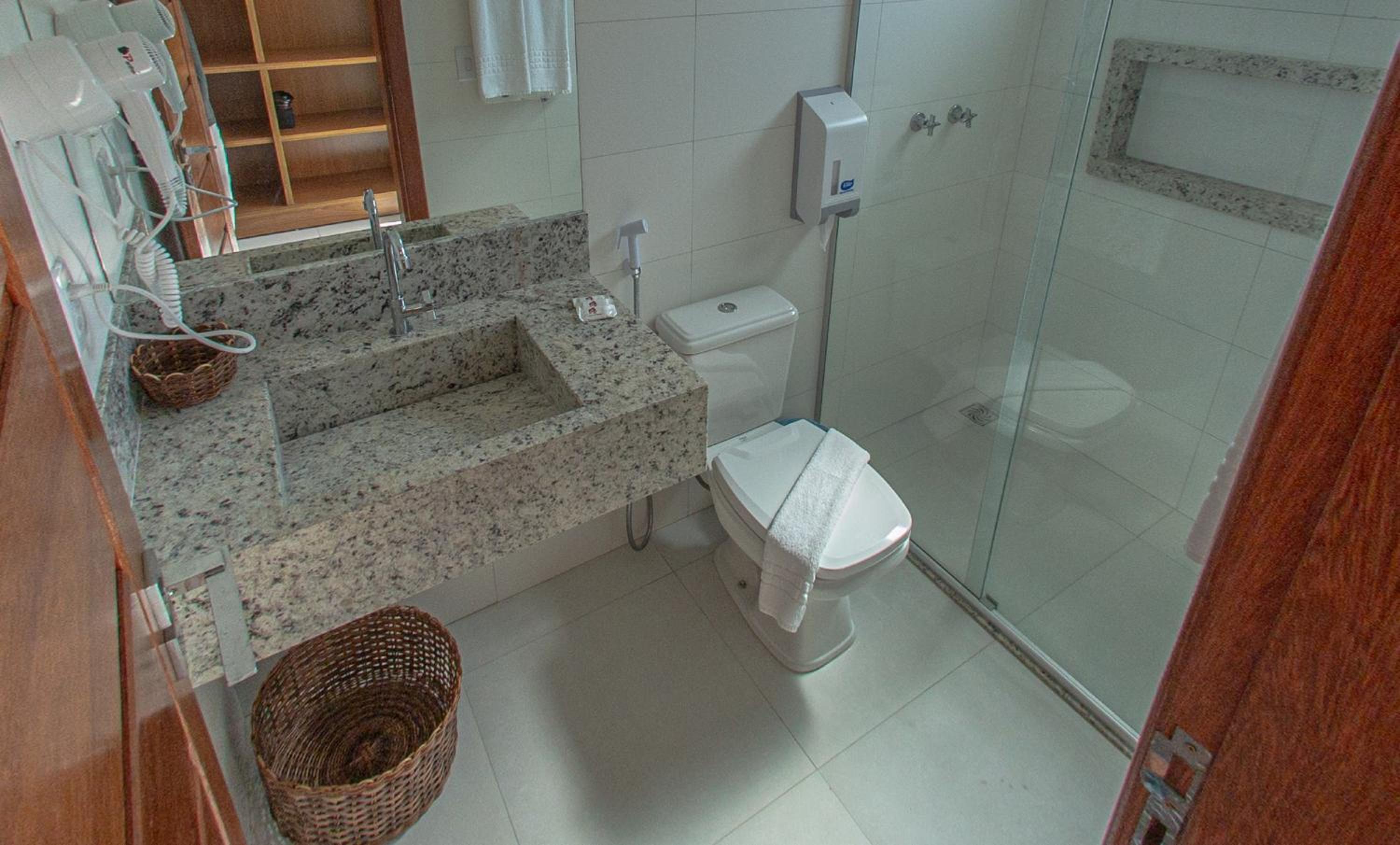 Standard Suite - Photo 3