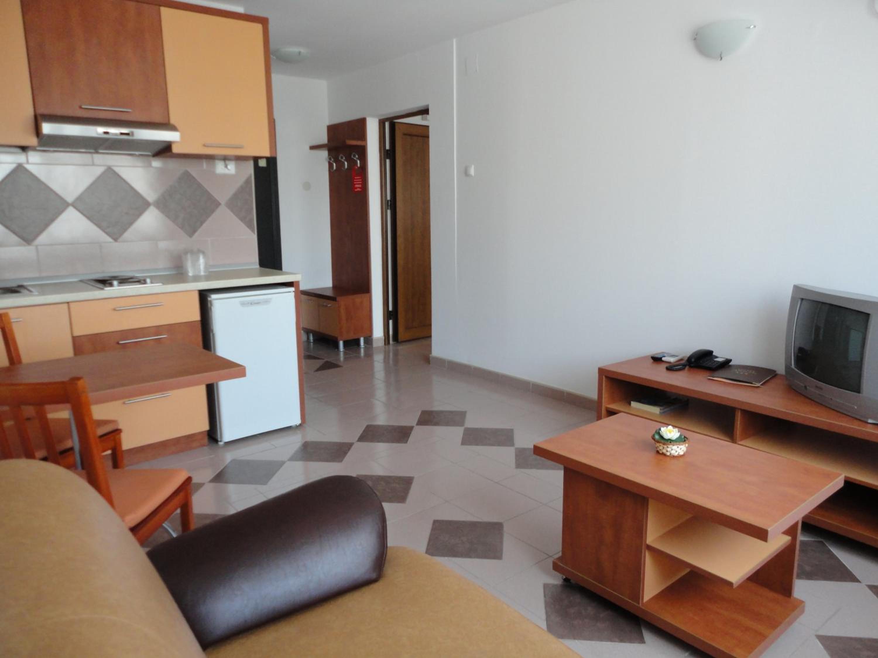 Apartment (3 Adults) photo 3