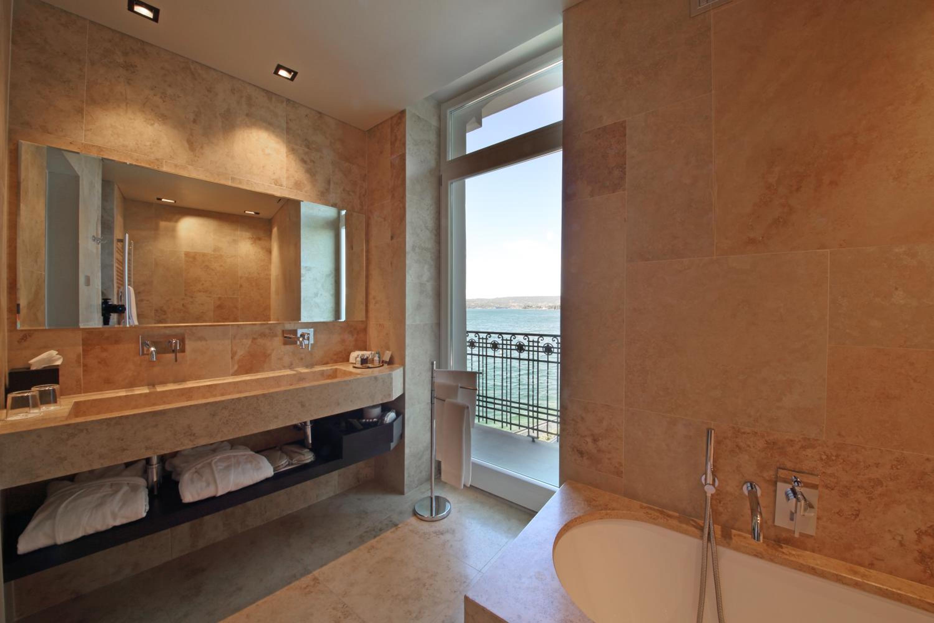 Junior Suite with Terrace - Photo 15