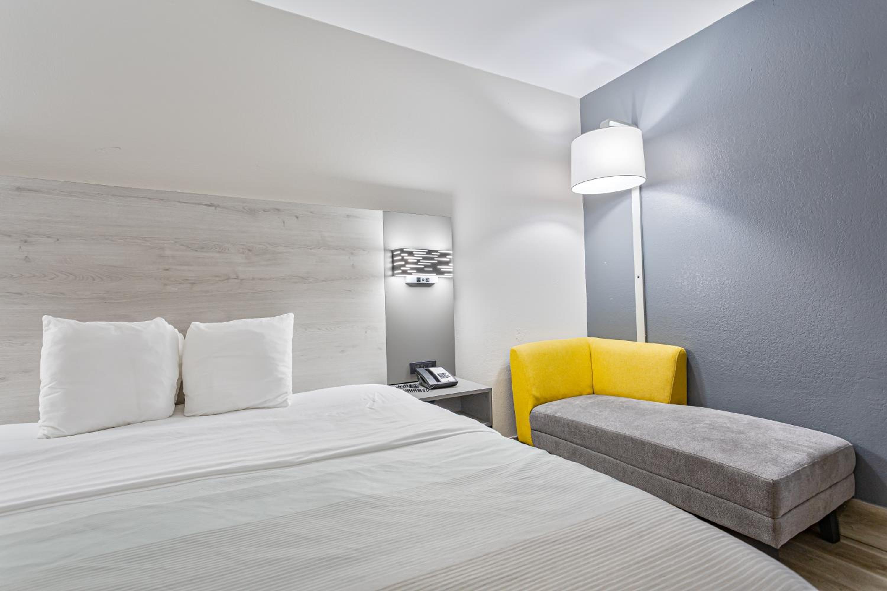 King Room - Accessible/Non-Smoking