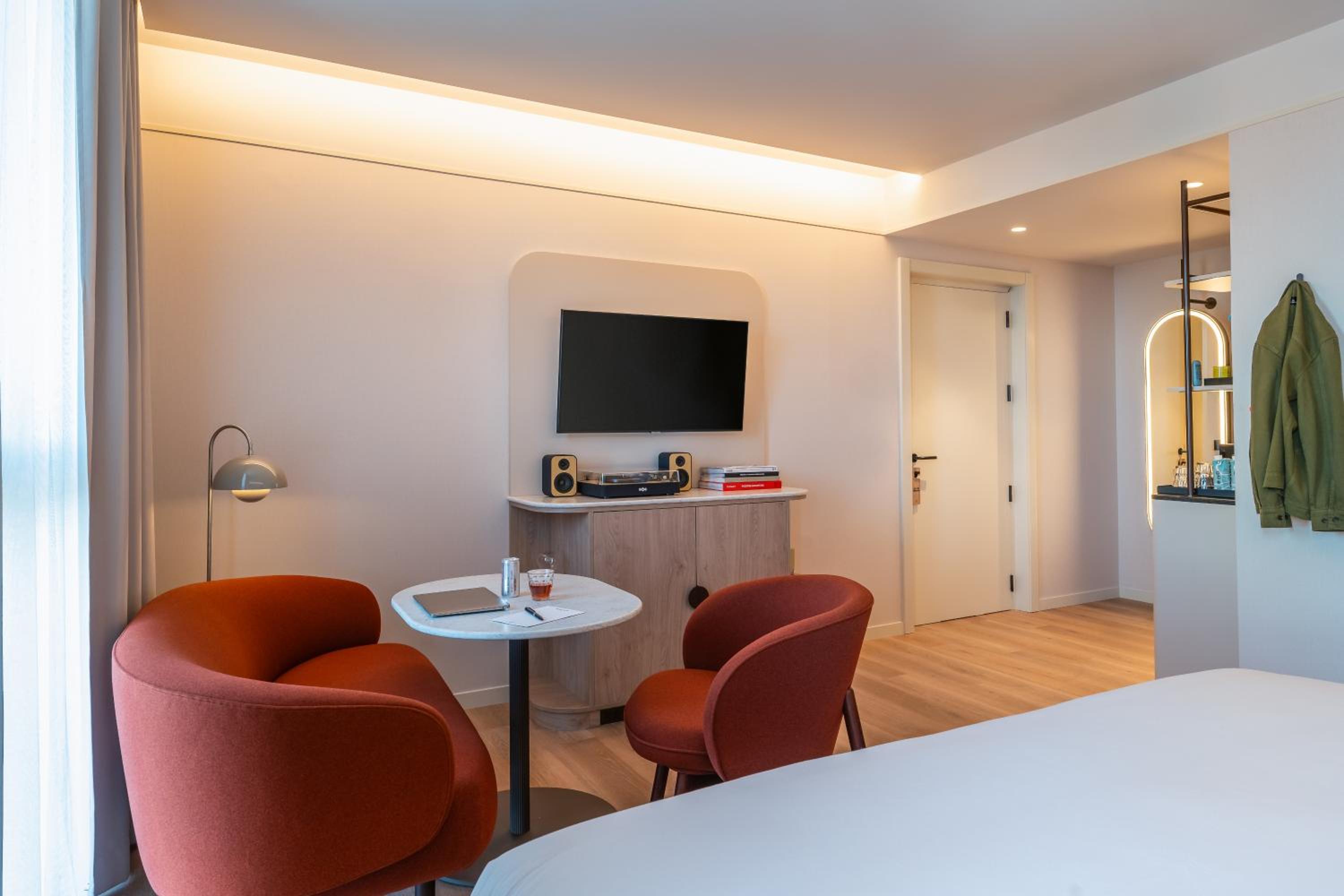 Superior Double Room with One Double Bed and 2 Adults Occupancy (Non Smoking)