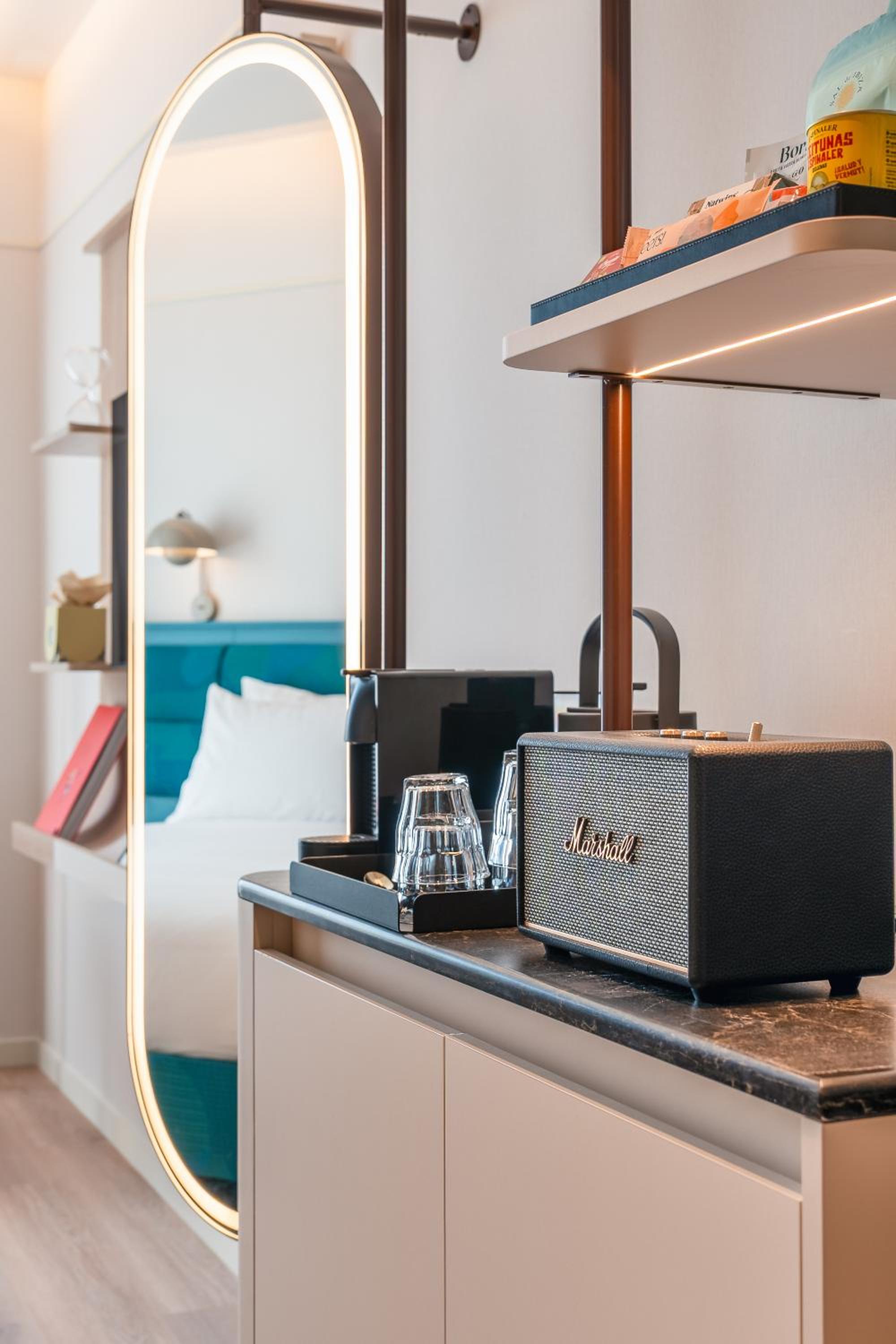 Deluxe Double Room with One Double Bed and 2 Adults Occupancy (Non Smoking)