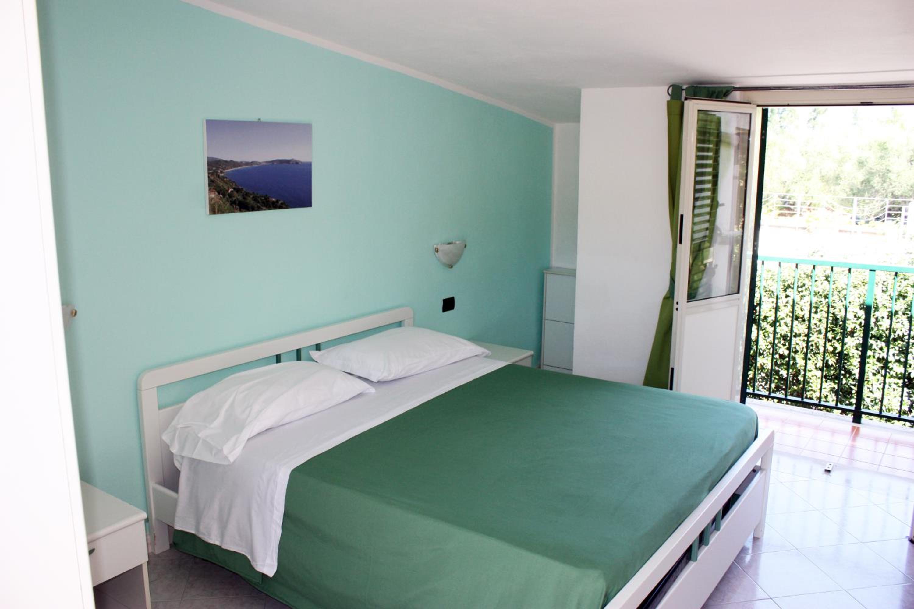Triple Room with Balcony (2 Adults + 1 Child) photo 1