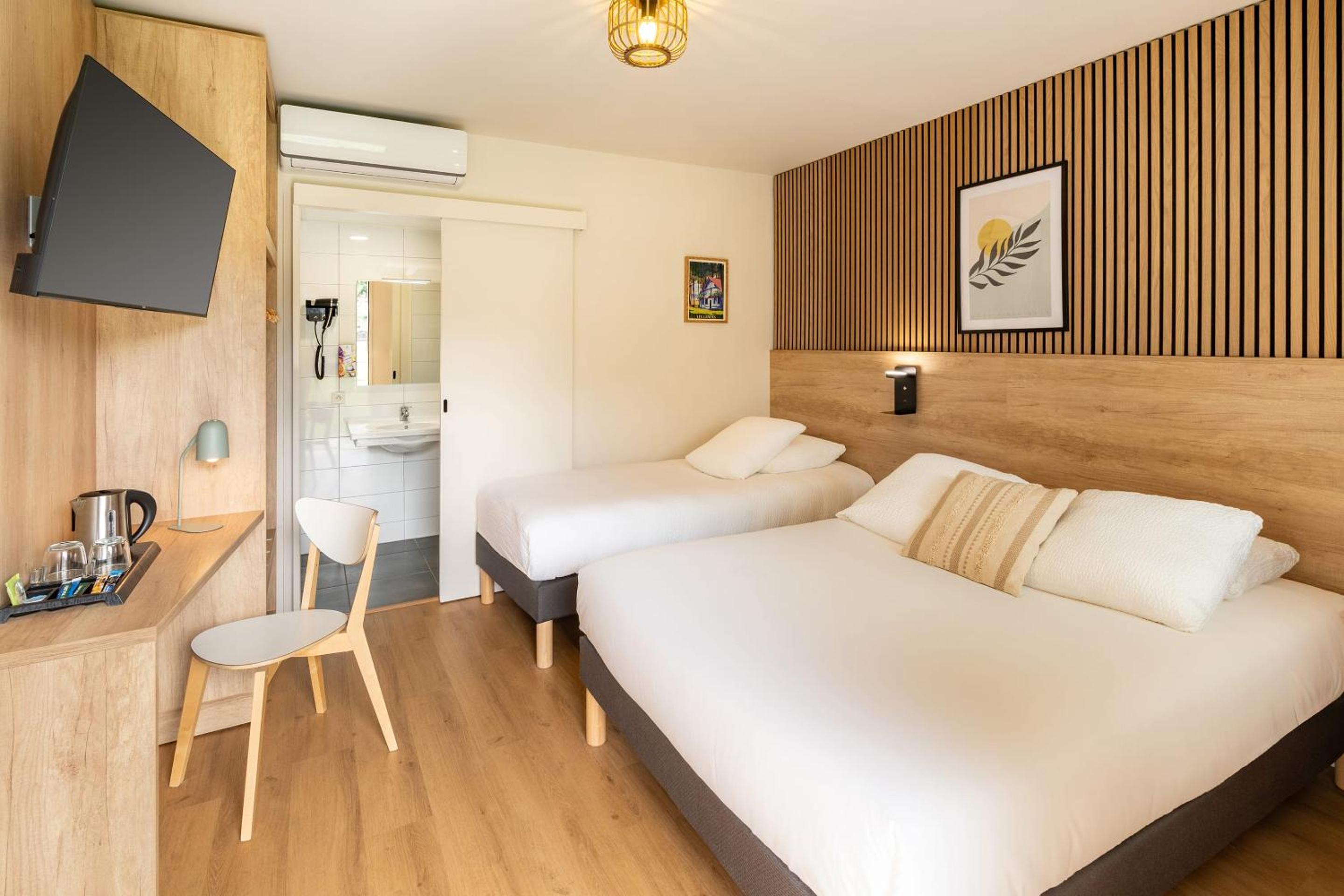 Standard Double Room - Non-Smoking photo 2