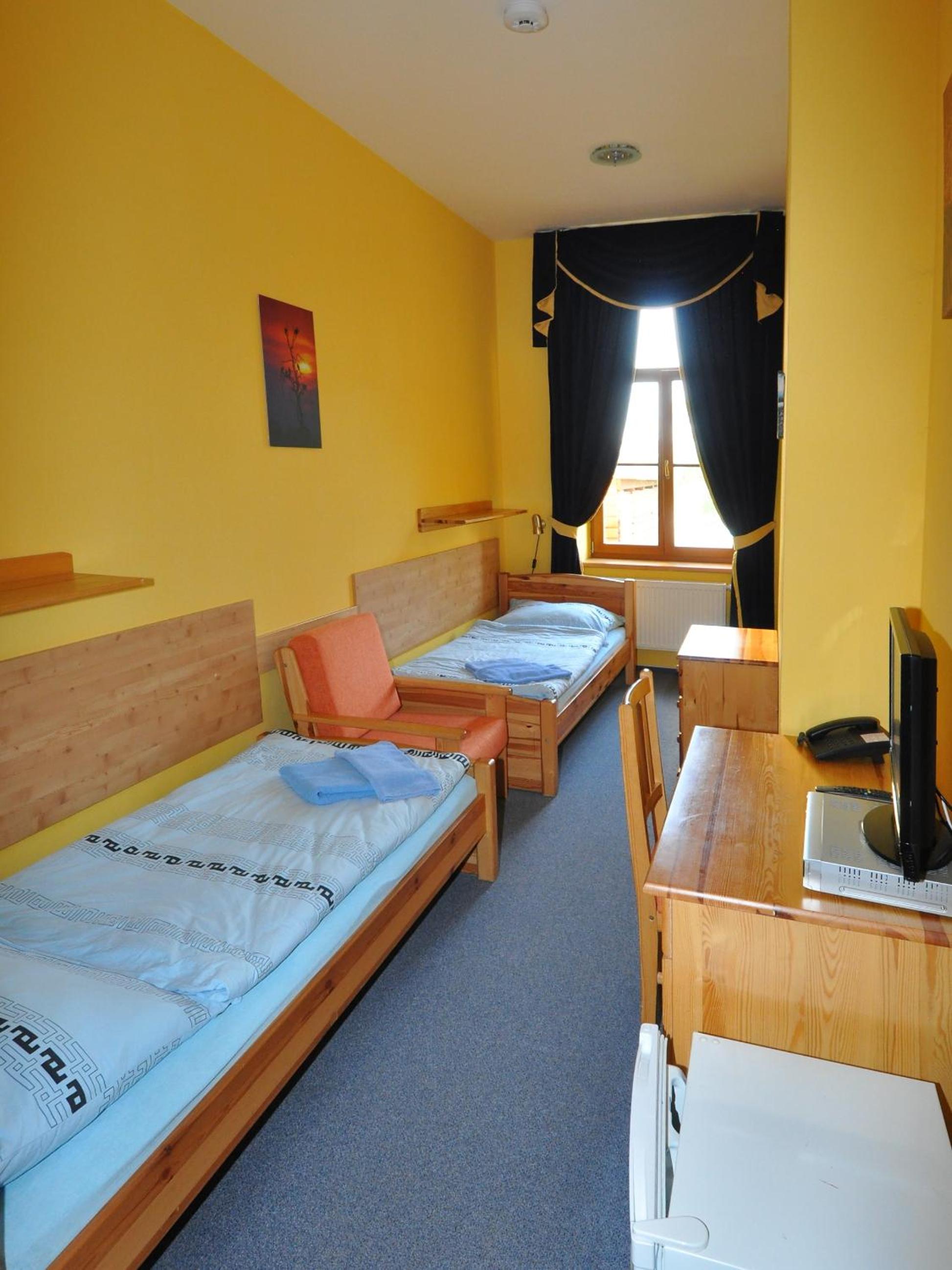 Twin Room - Photo 14