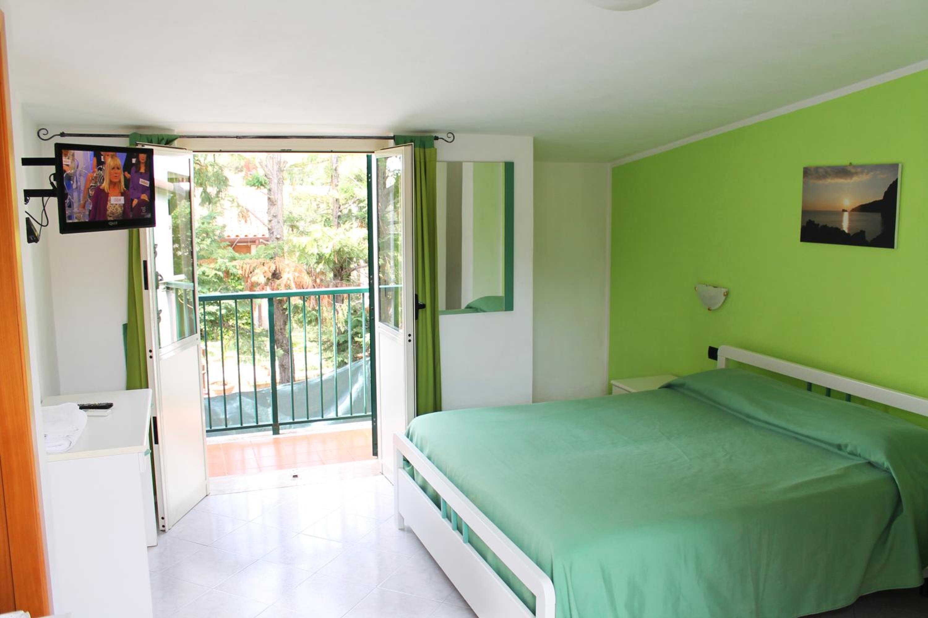 Double Room with Balcony photo 3