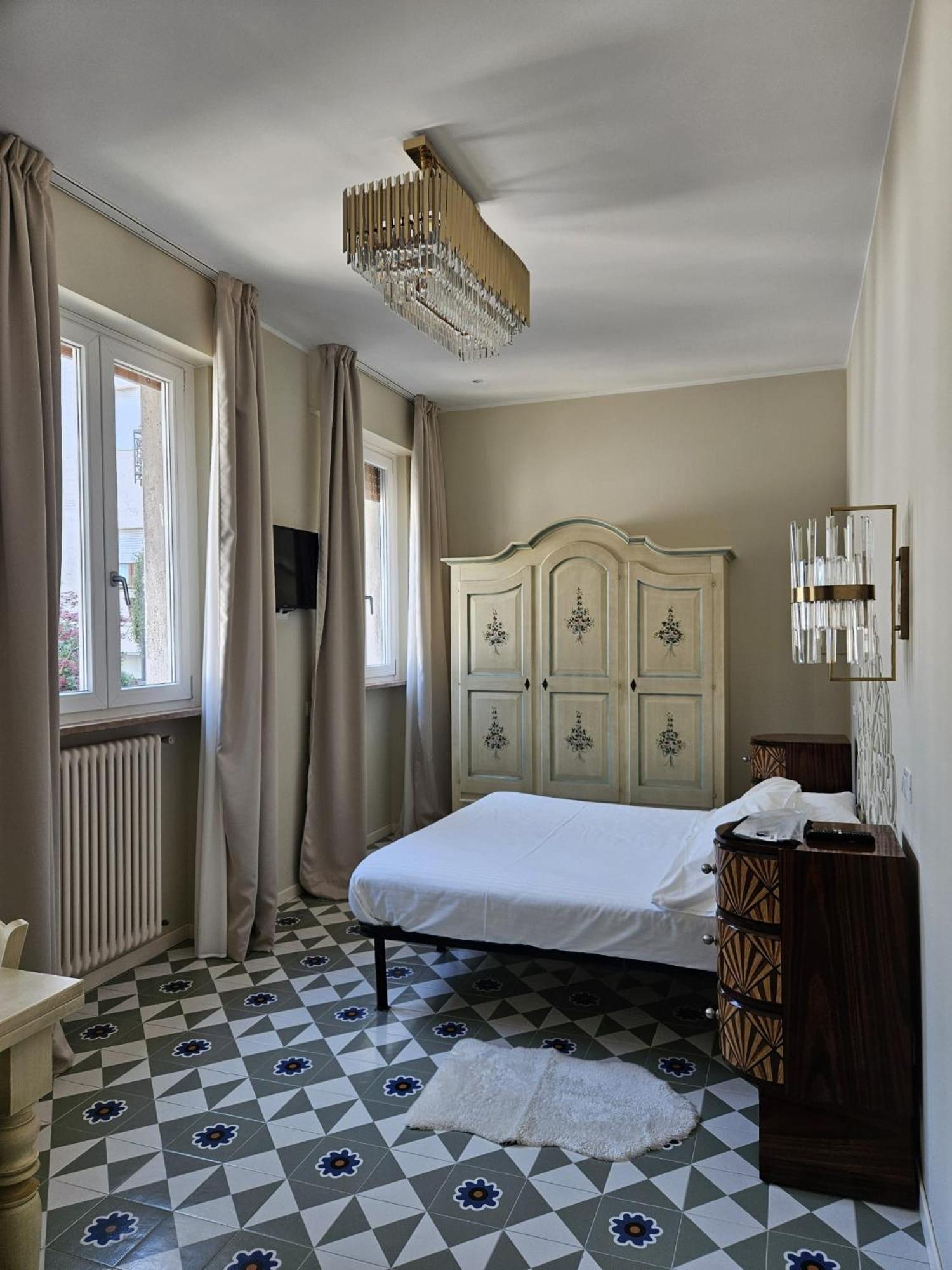Large Double Room photo 3