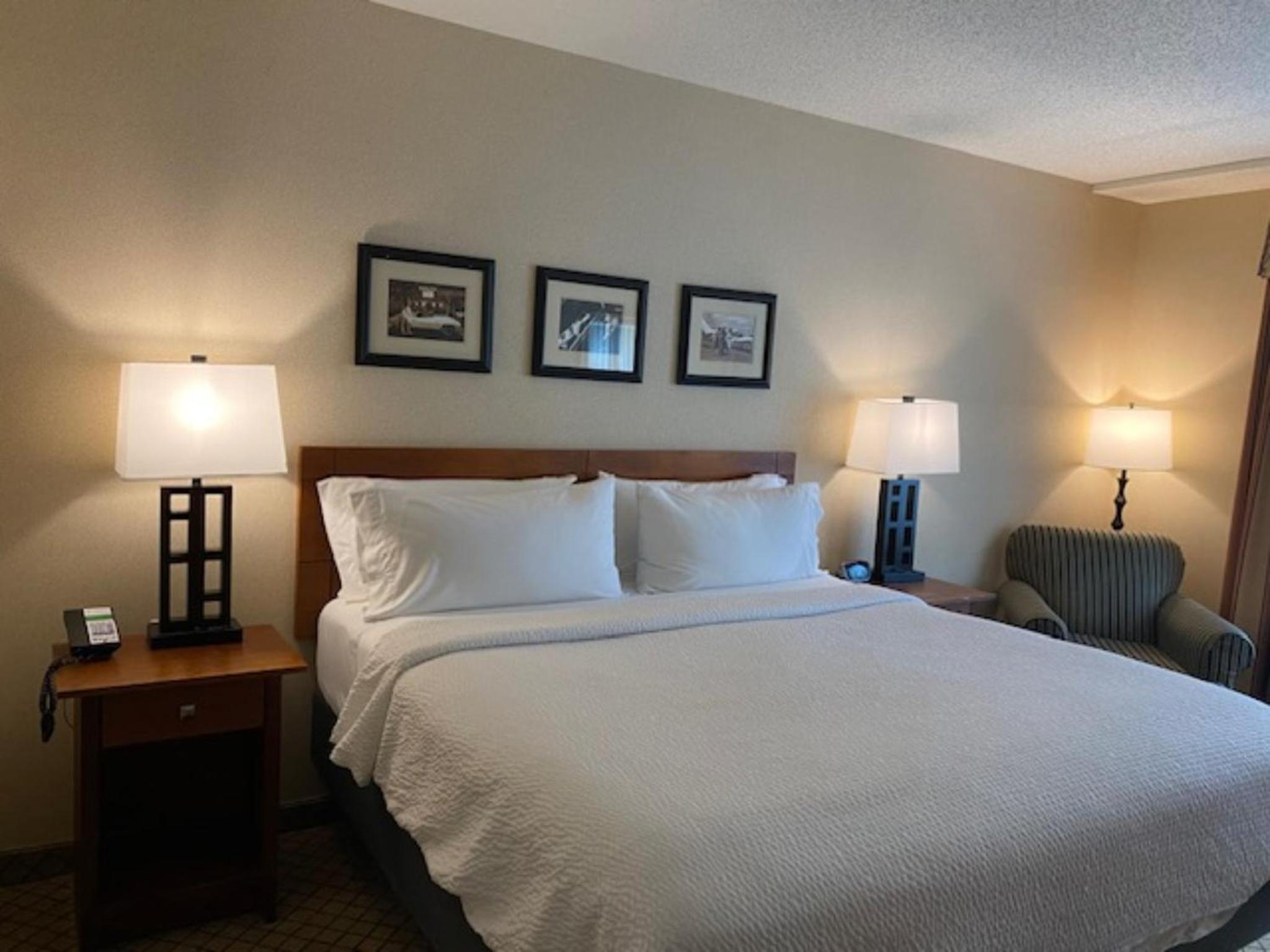 King Suite - Photo 2