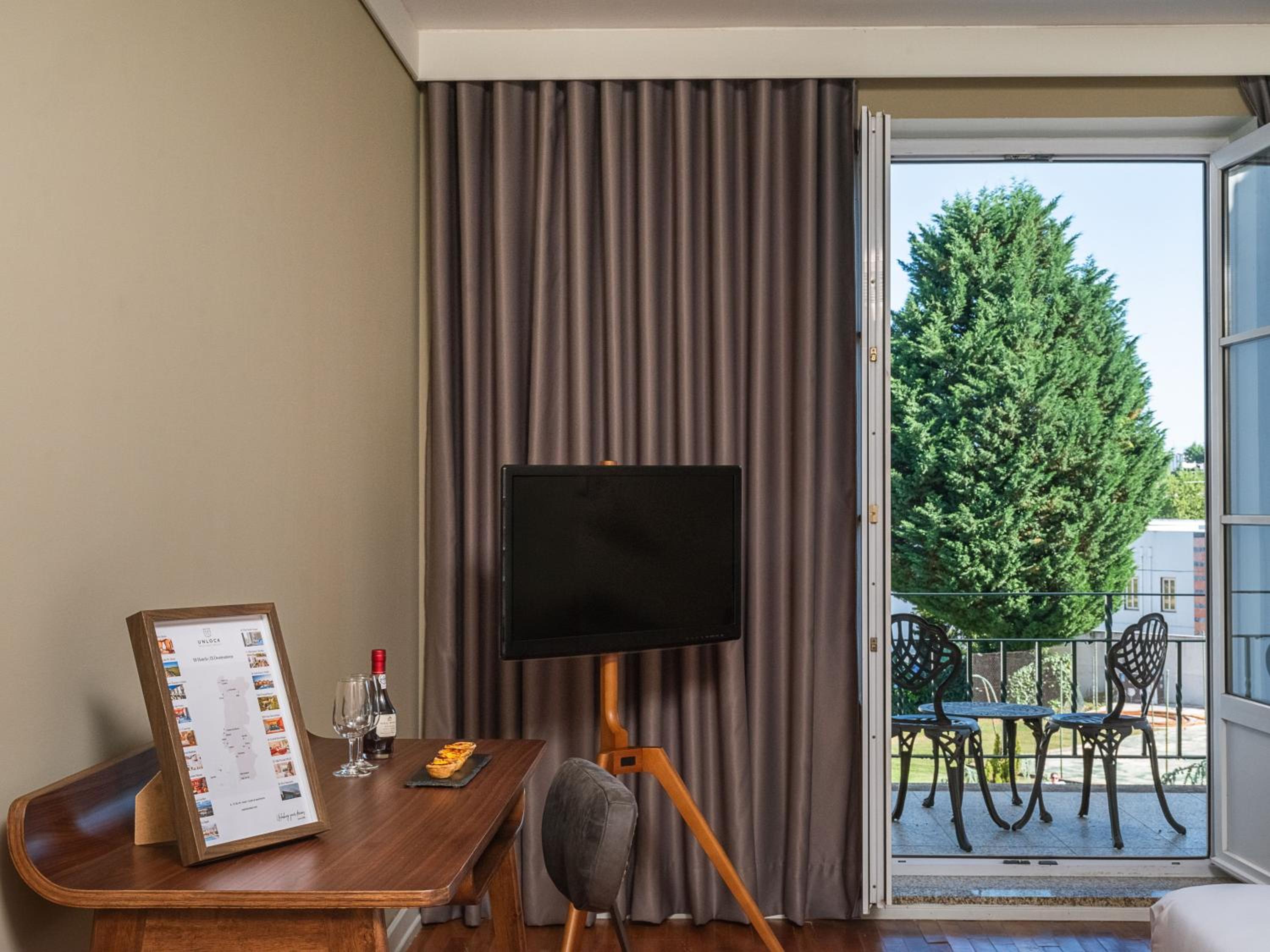 Deluxe Double or Twin Room with Balcony - Photo 5