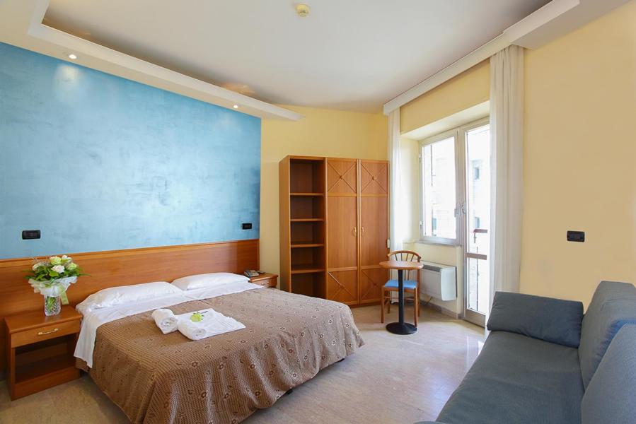 Double Room with Balcony and Sea View
