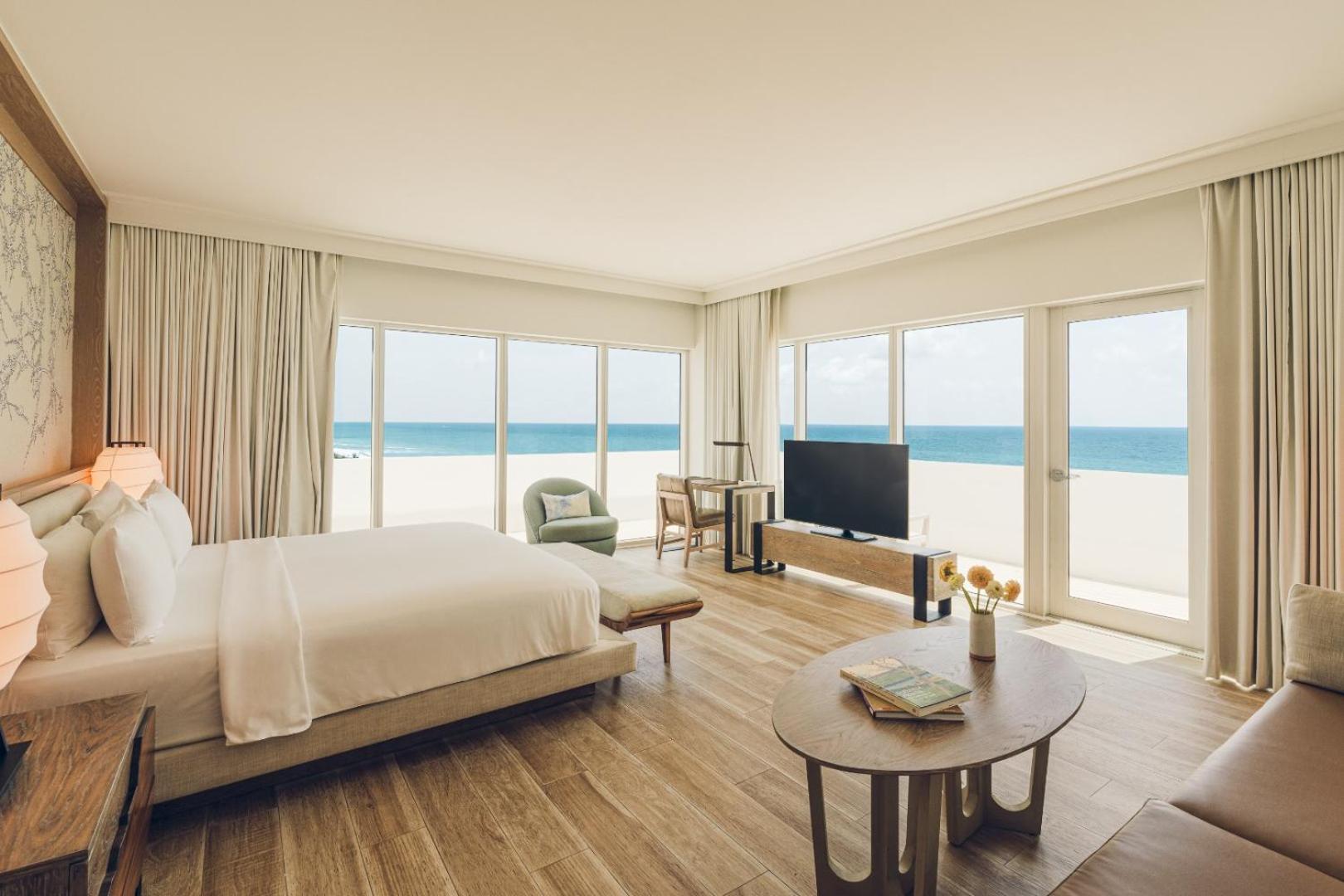 Zen Ocean View Suite King with Balcony Accessible