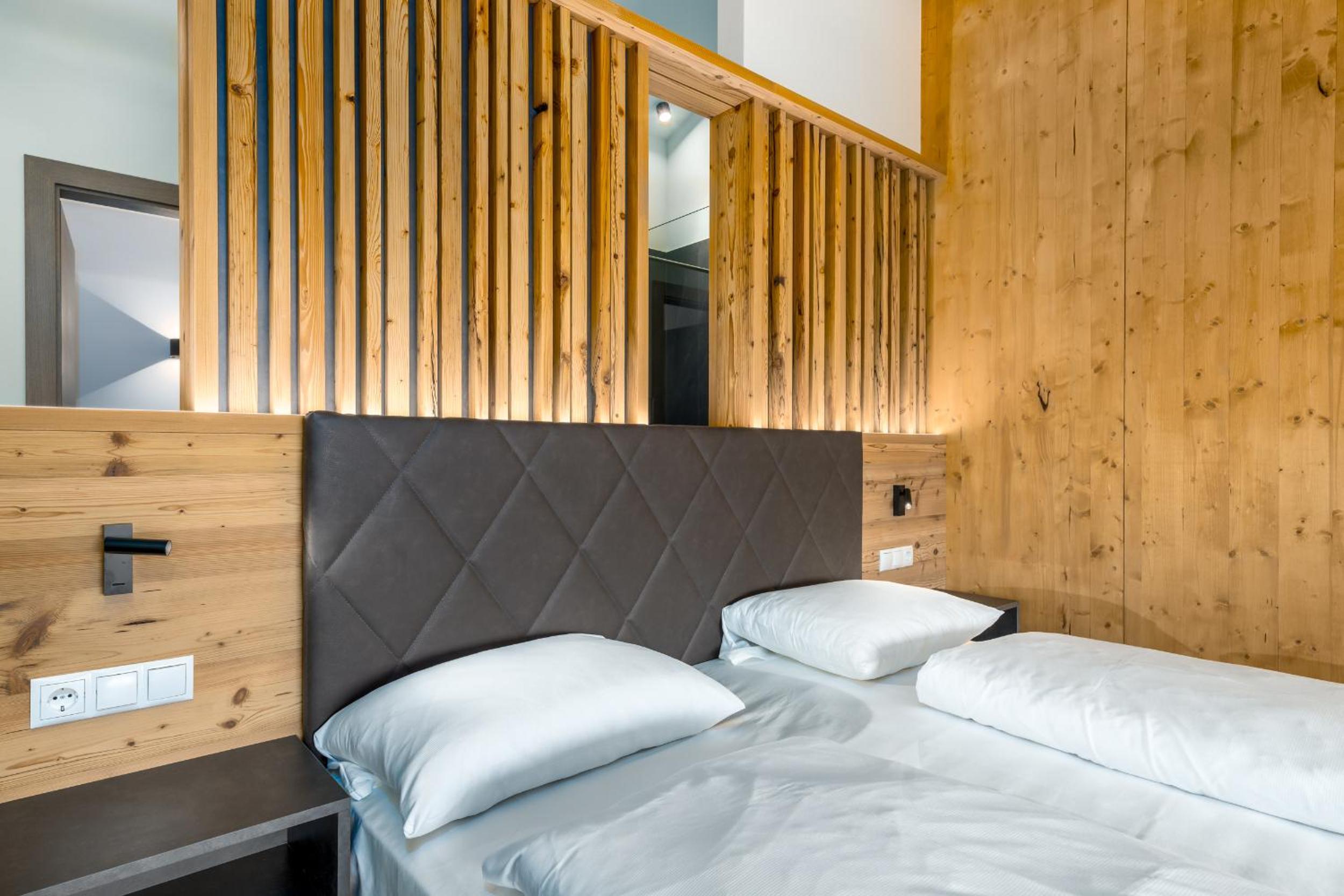 Junior Suite with Mountain View photo 3