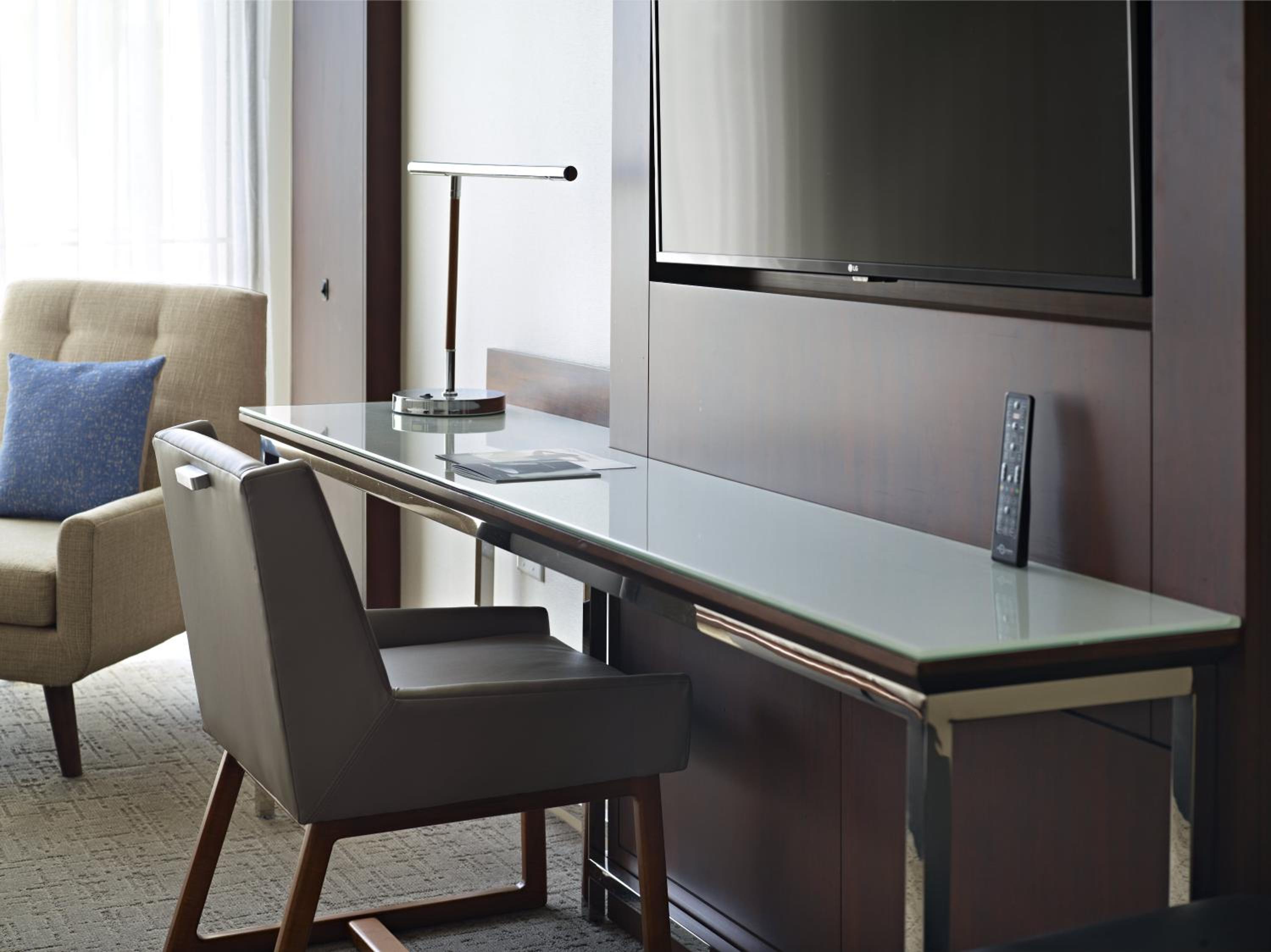 Queen Room - Hearing Accessible - Photo 1