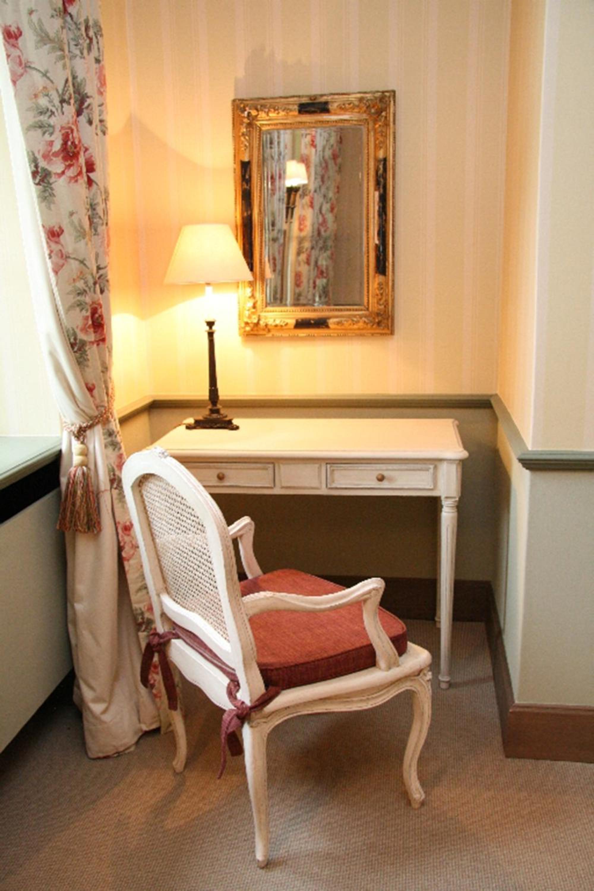 Deluxe Double Room - Photo 8