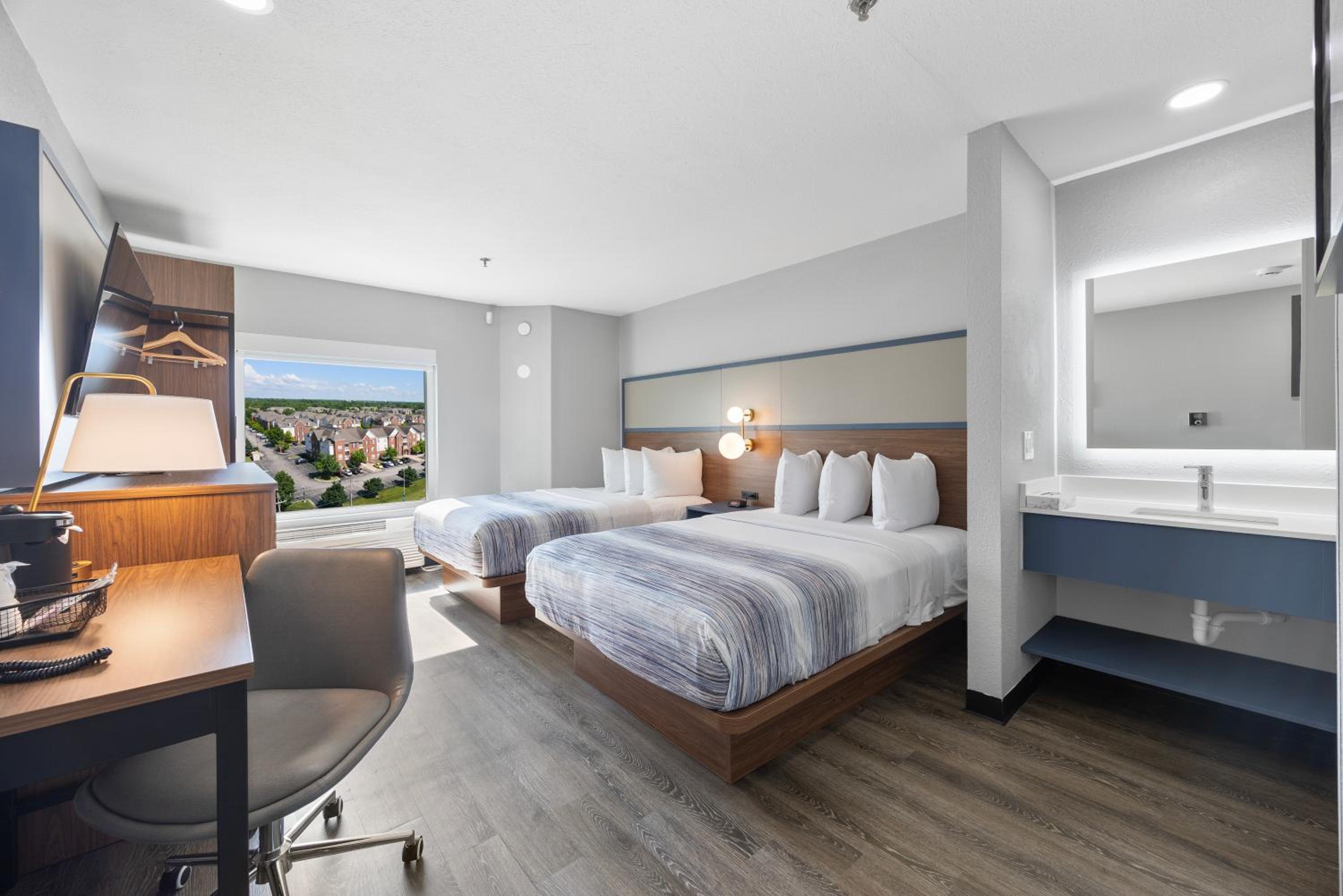 Double Room with Two Double Beds - Non-Smoking - Photo 2