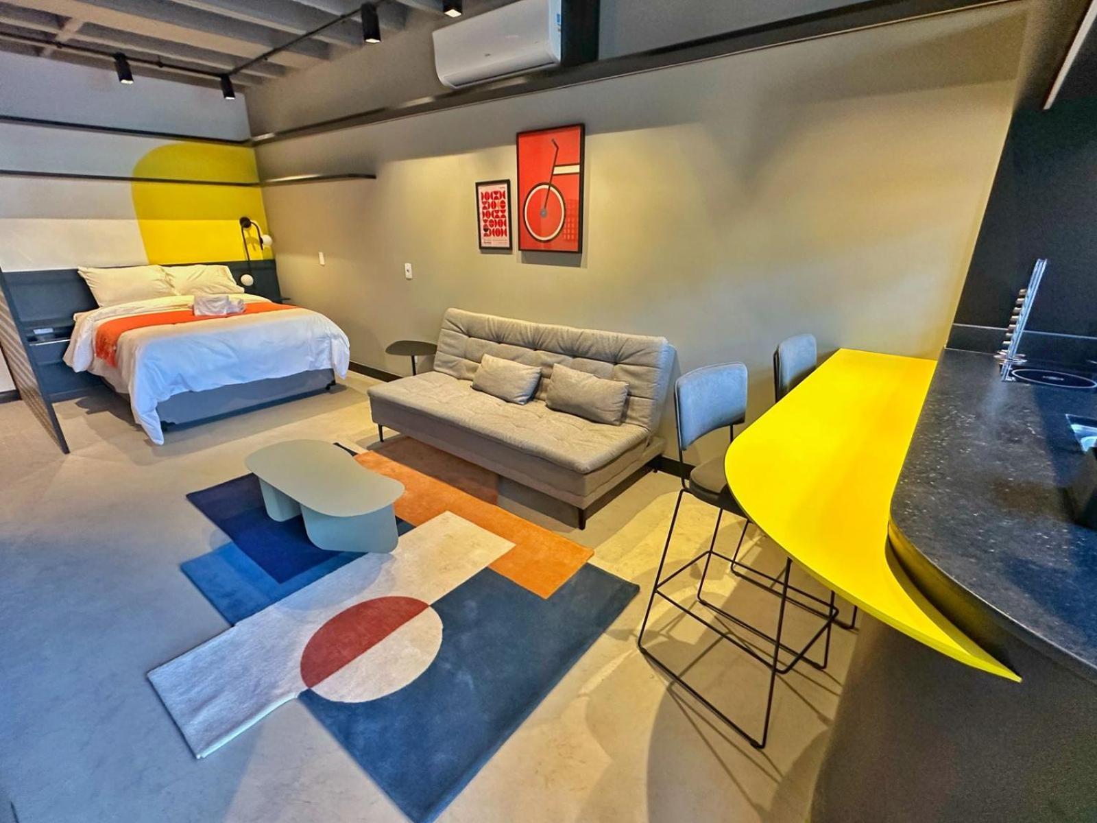 Studio Industrial no 14º andar