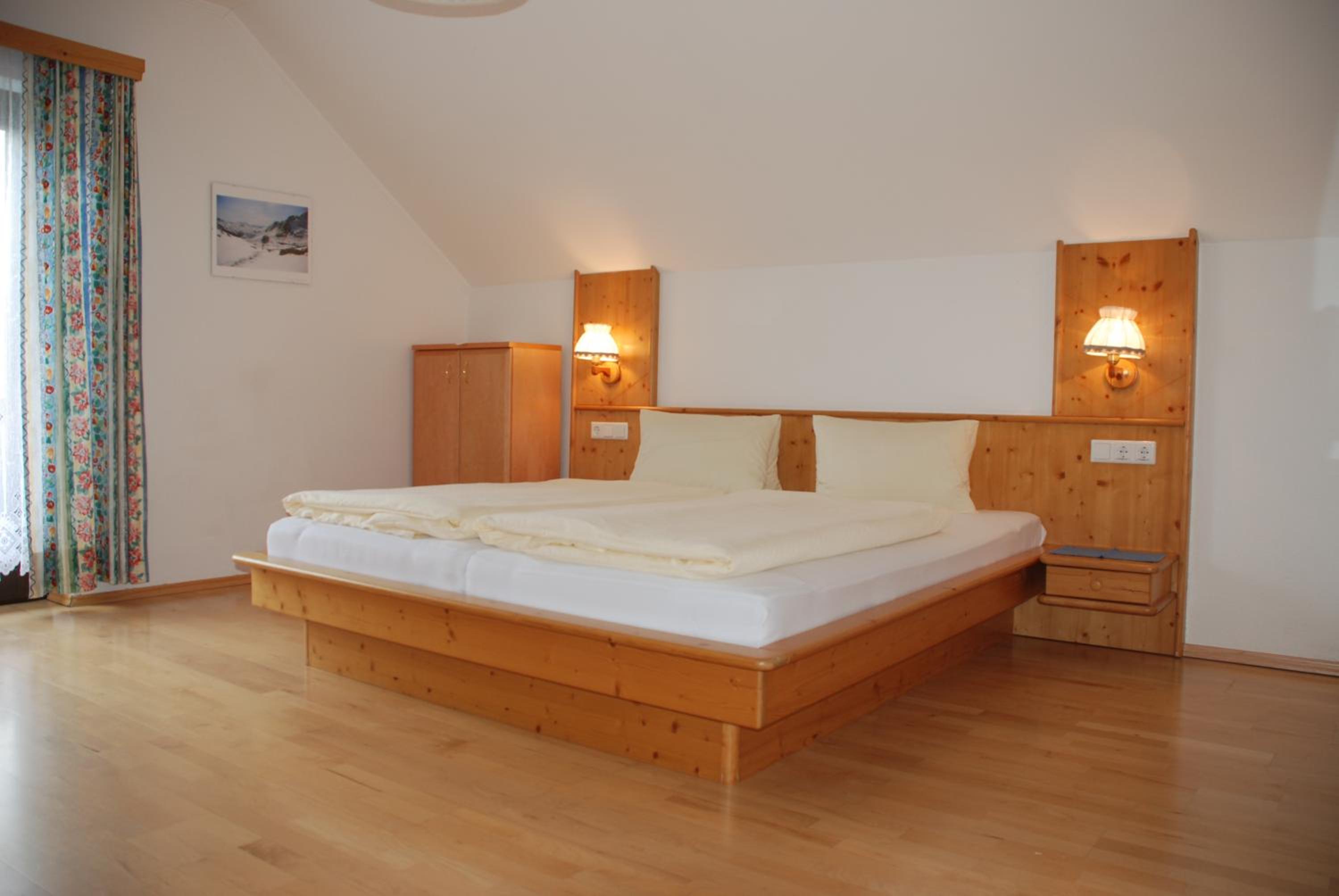 Double Room with Balcony - Photo 7