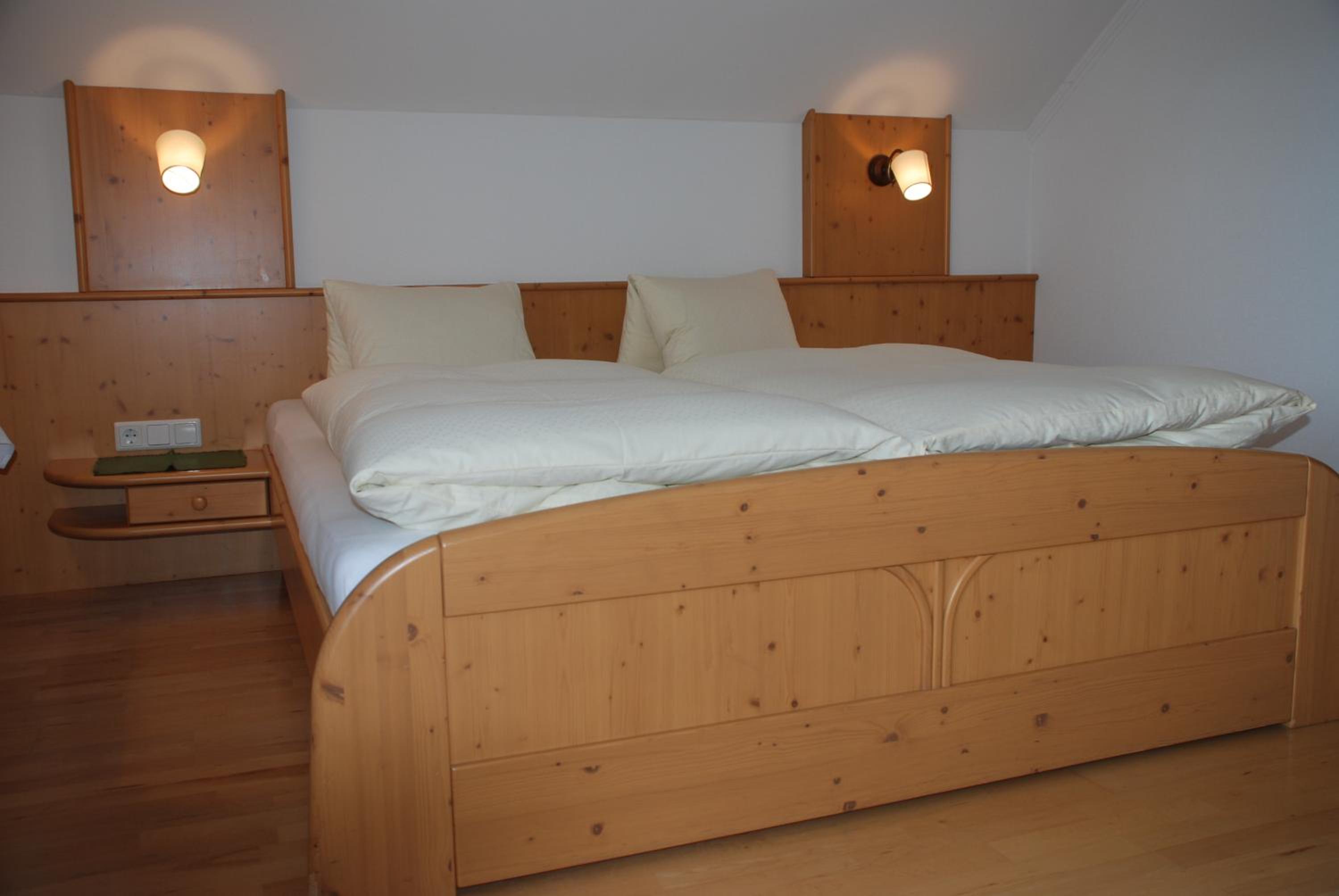 Double Room with Balcony - Photo 6