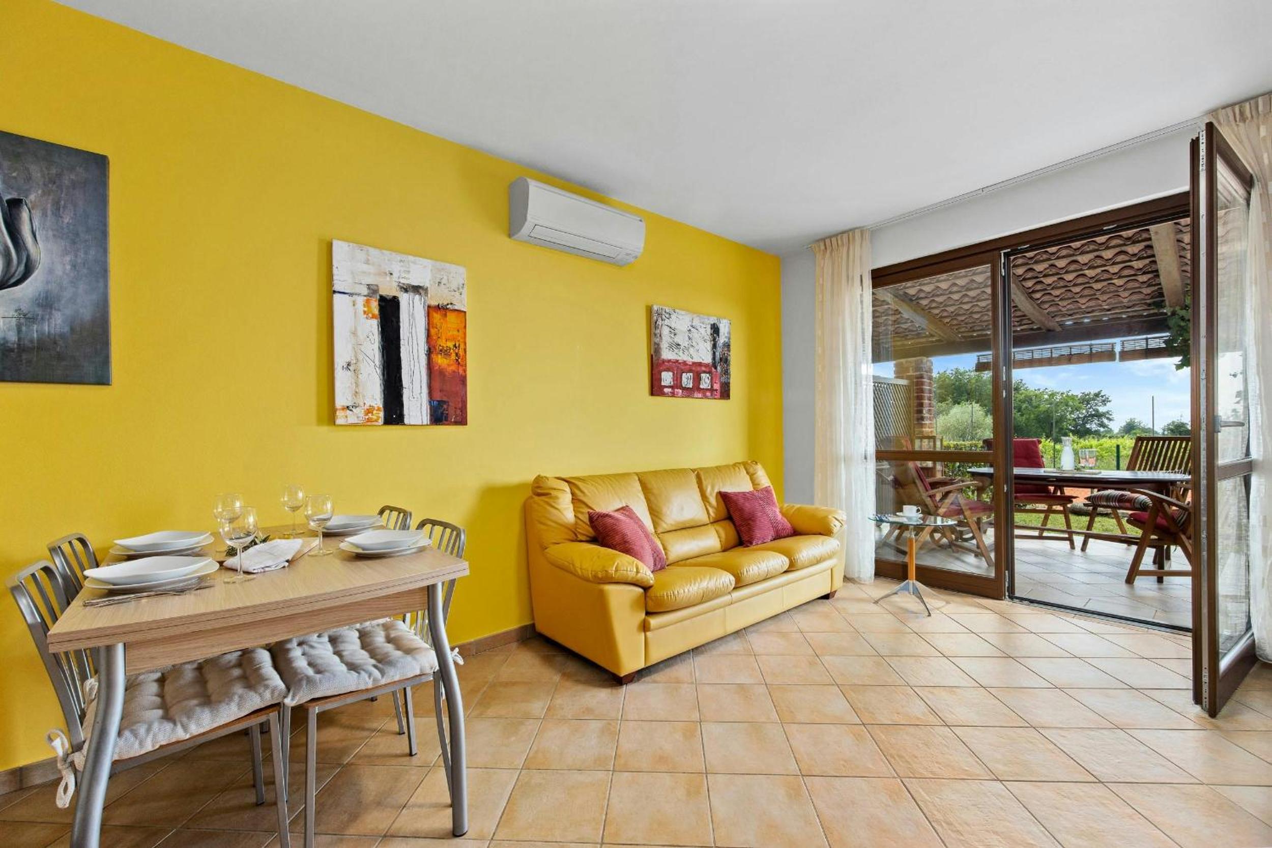 Apartment photo 3