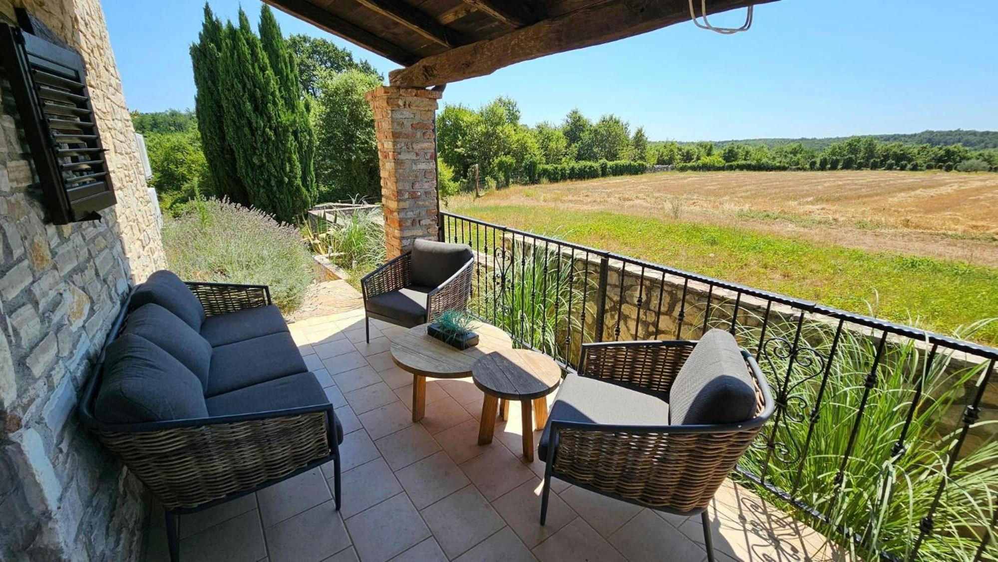 Villa photo 3