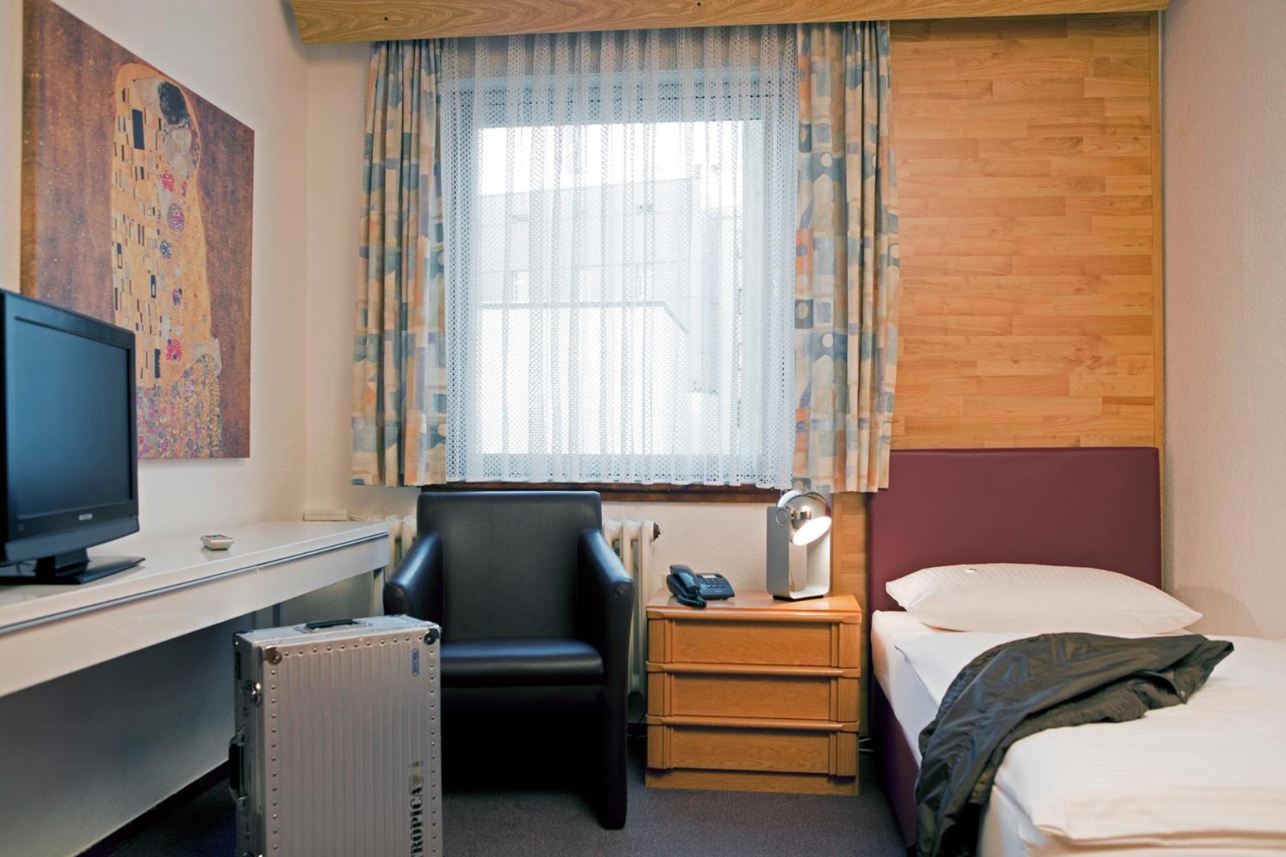 Standard Single Room photo 2