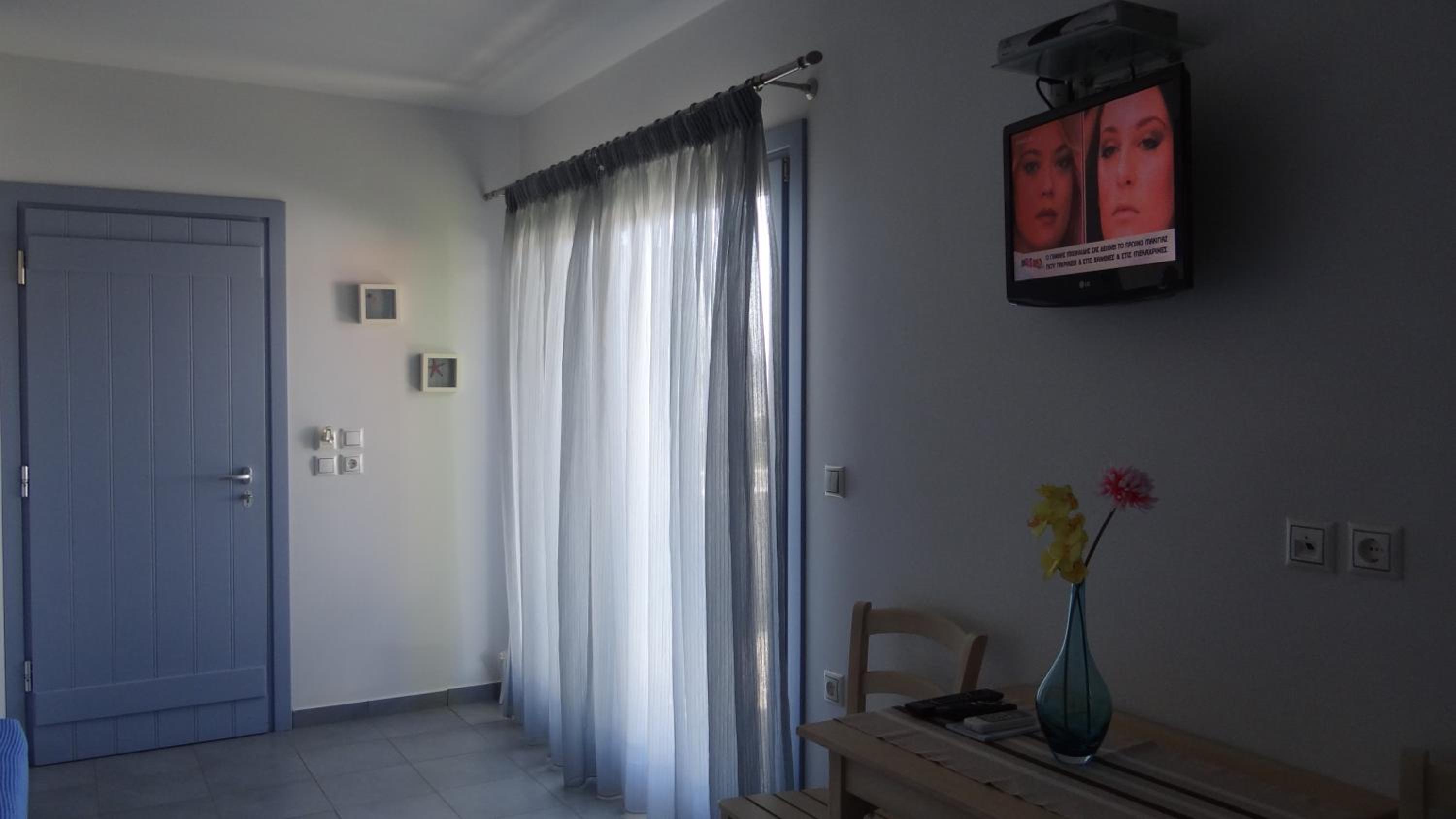 Apartment with Terrace photo 2