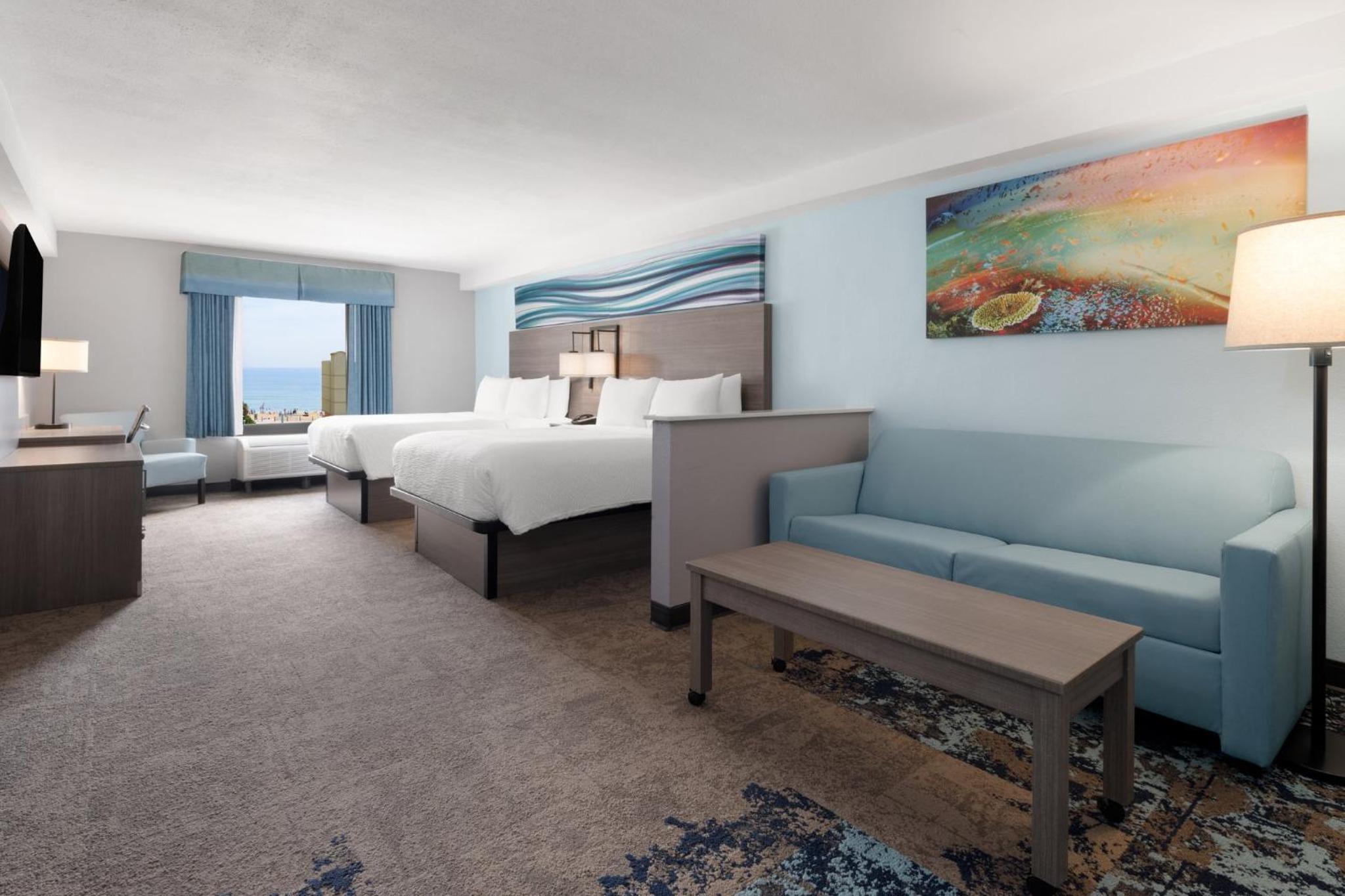 Standard Queen Room with Sofa Bed and Partial Ocean View - Photo 2