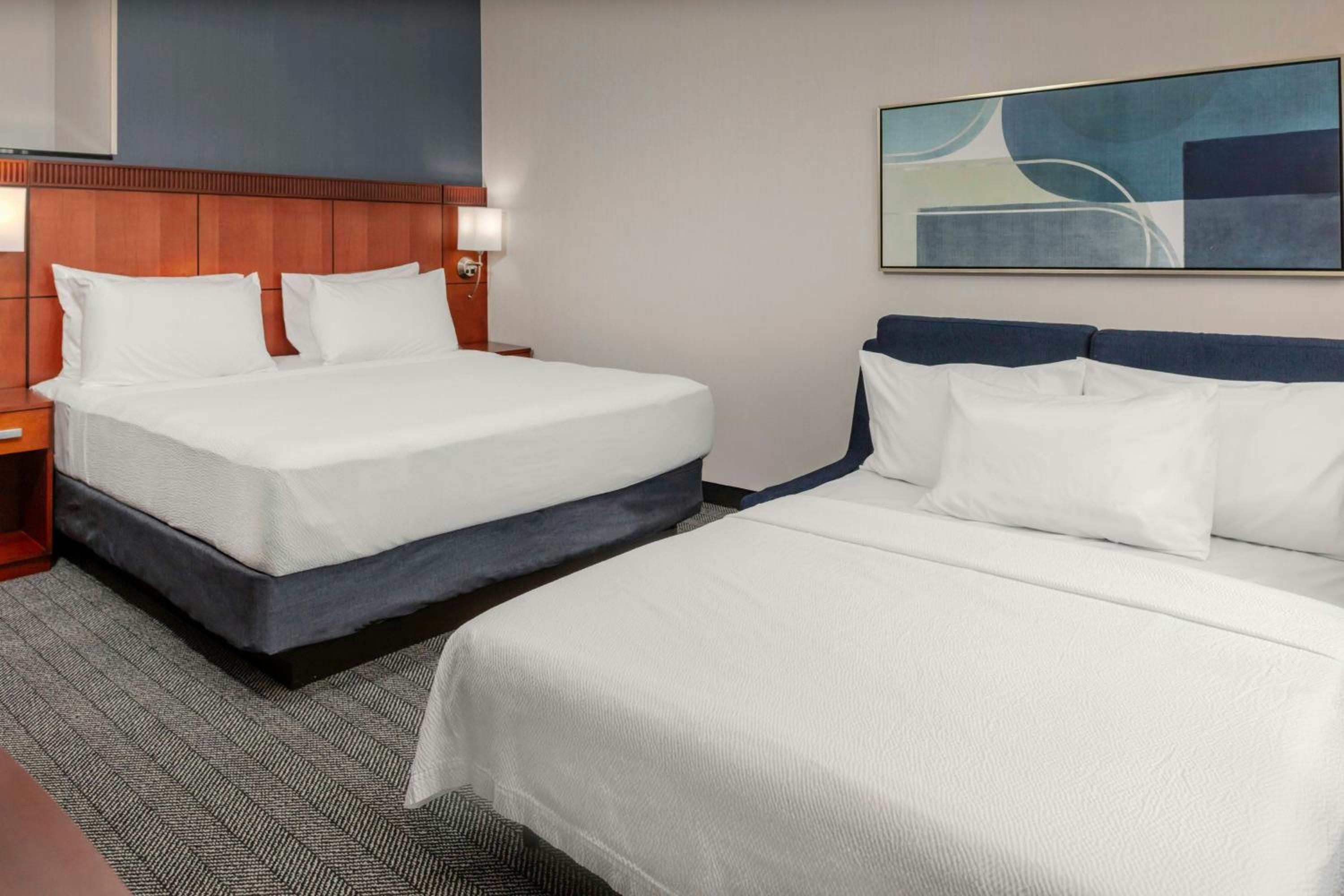 King Room with Sofa Bed - Hearing Accessible - Photo 4
