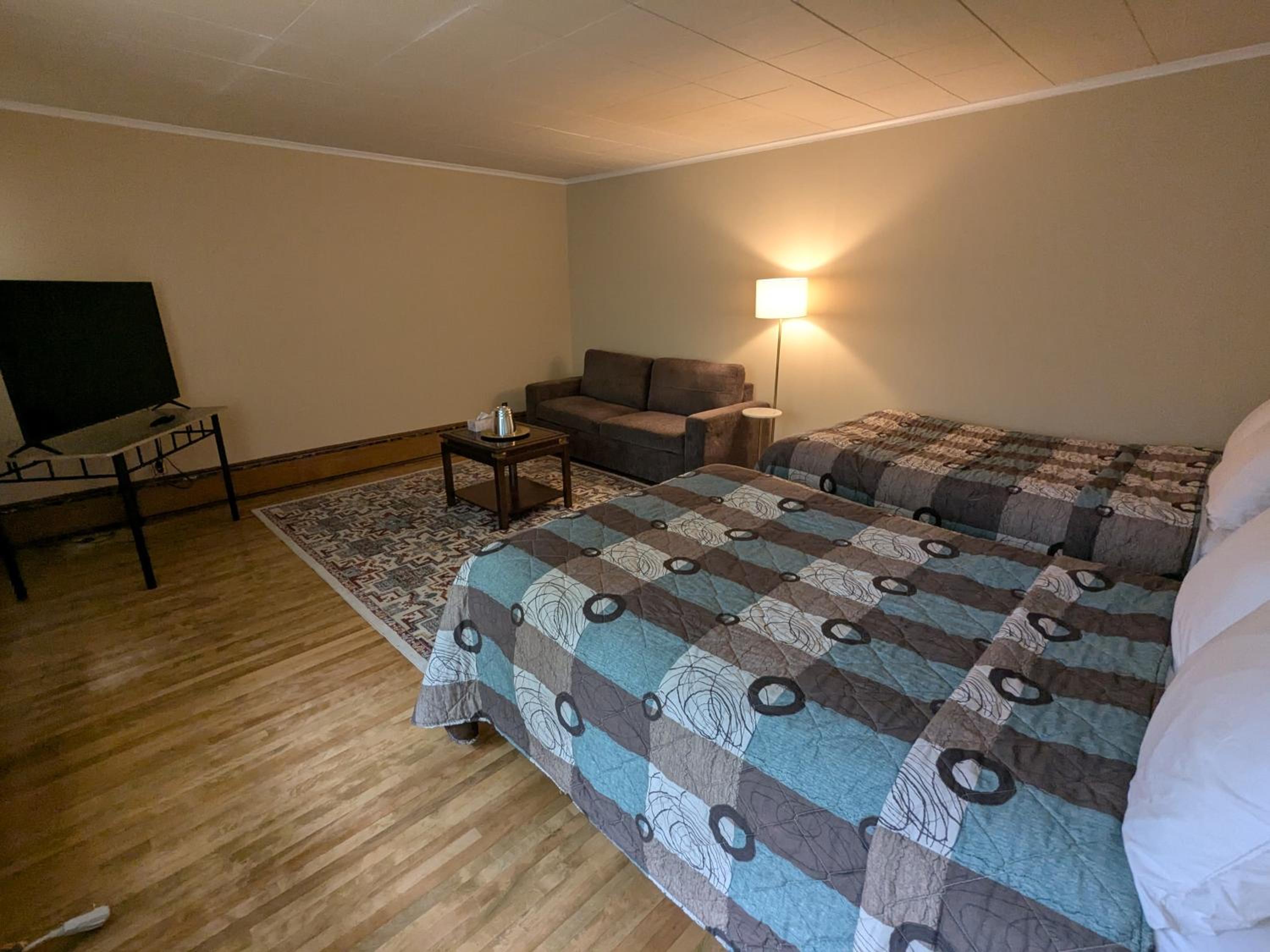 Classic One-Bedroom Apartment with King Bed