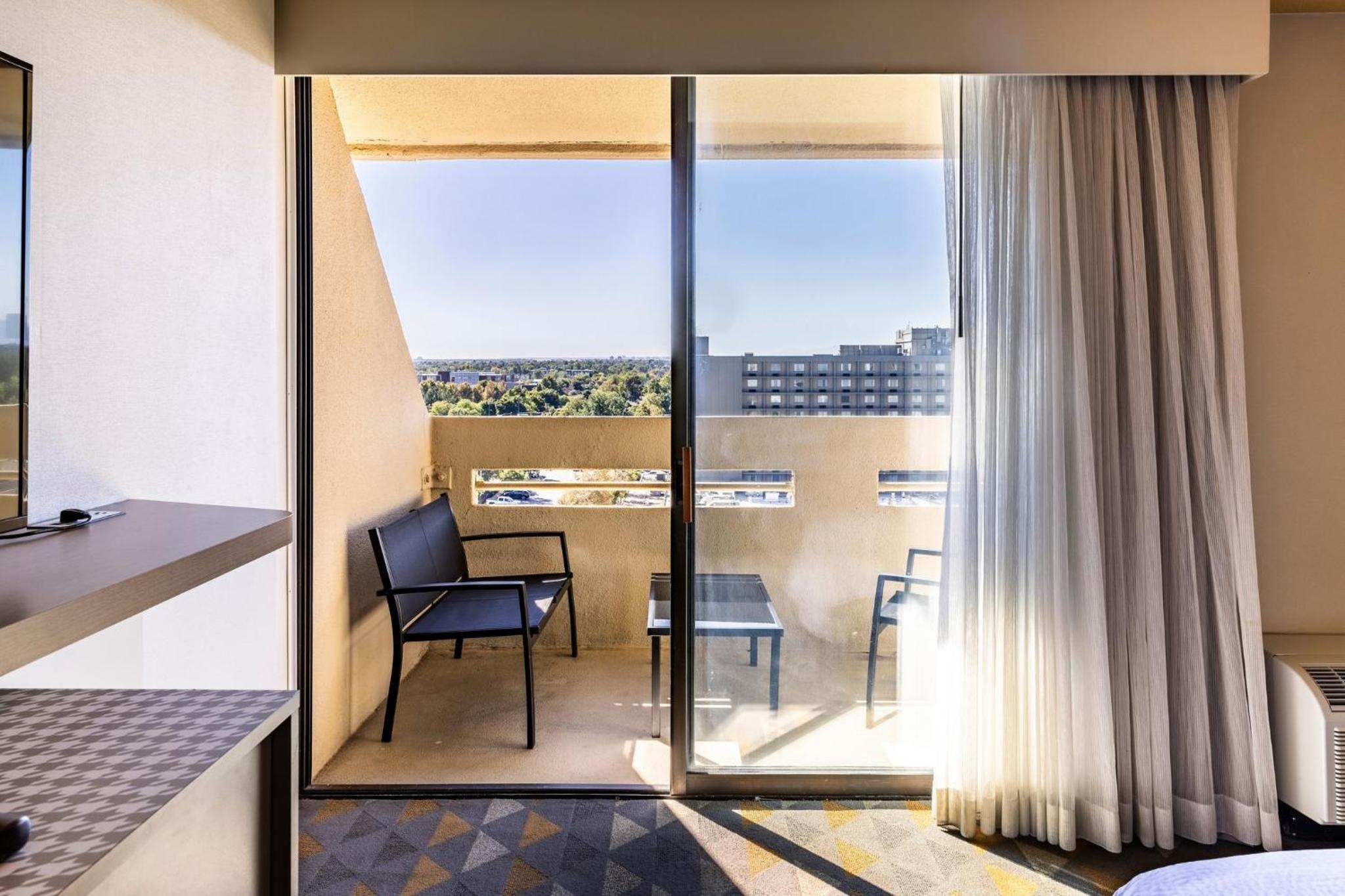 Premium King Room with Balcony and Mountain View - High Floor