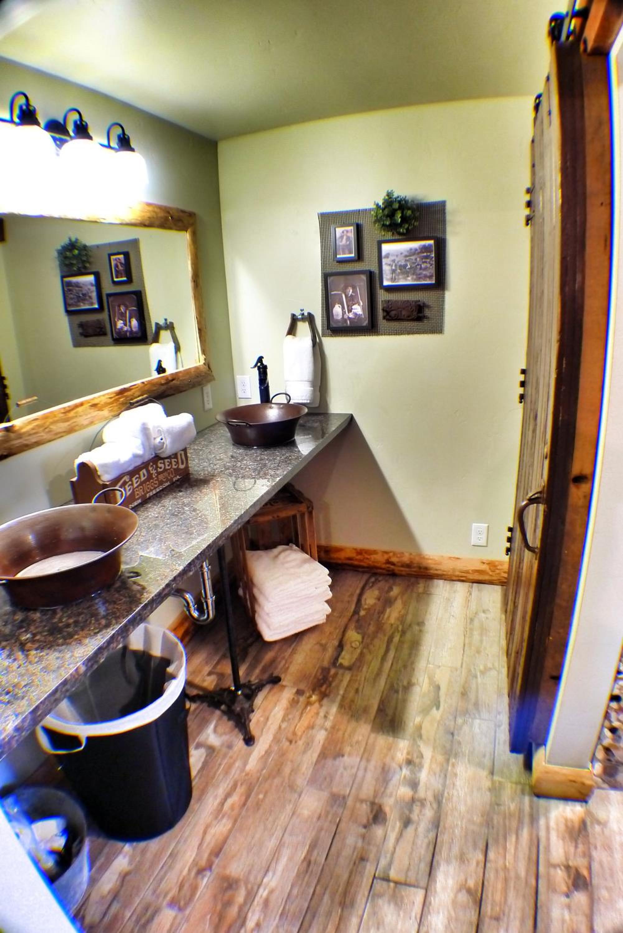 Deluxe Queen Studio with Two Queen Beds #9 - Photo 11
