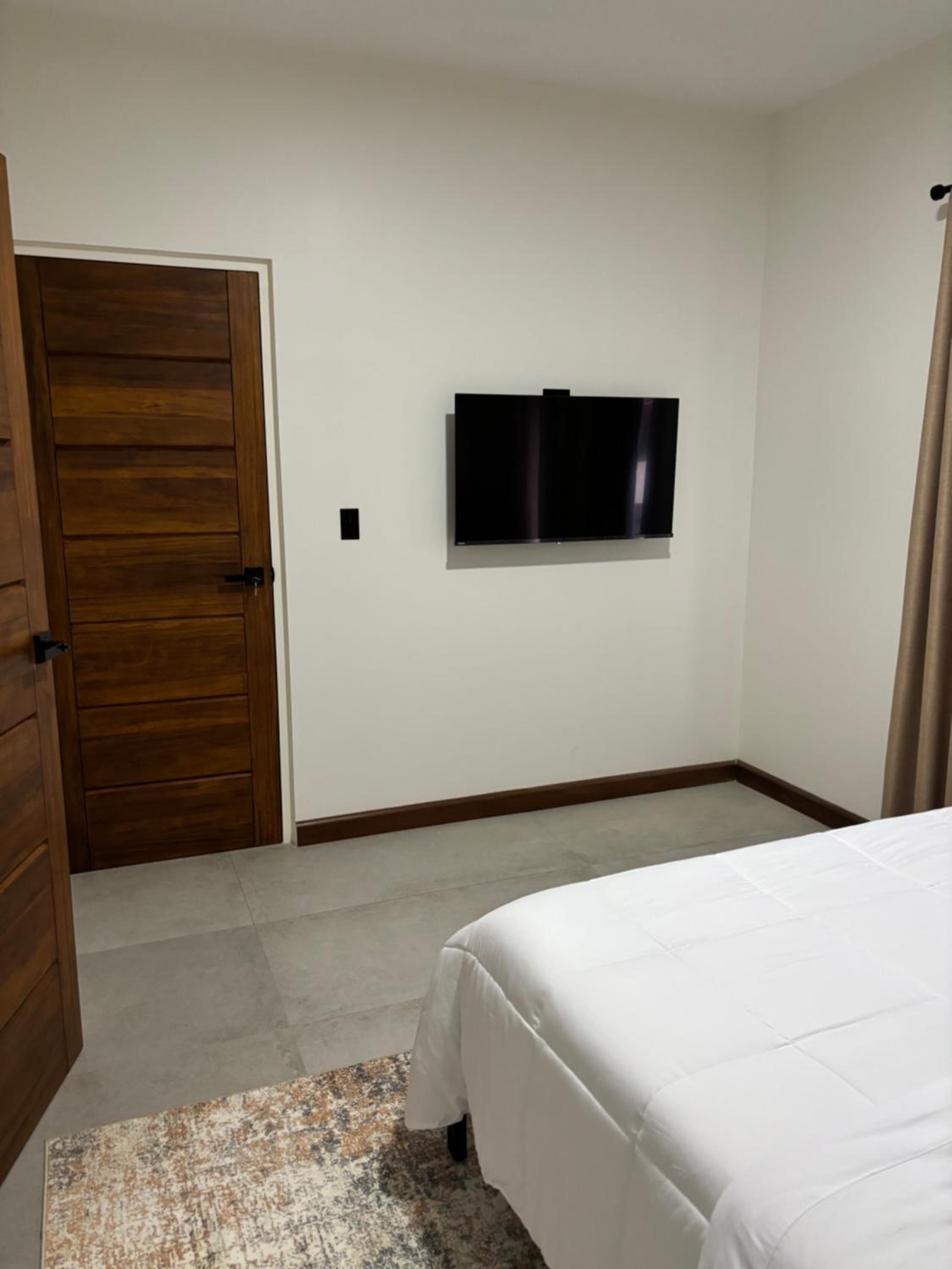 Deluxe Two-Bedroom Apartment with Garden View