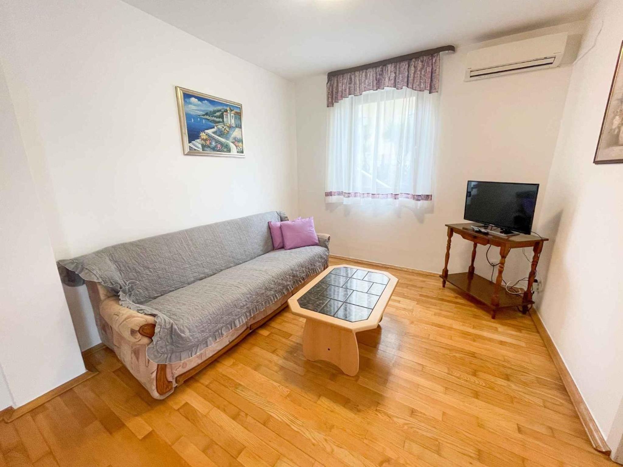 Apartment photo 1