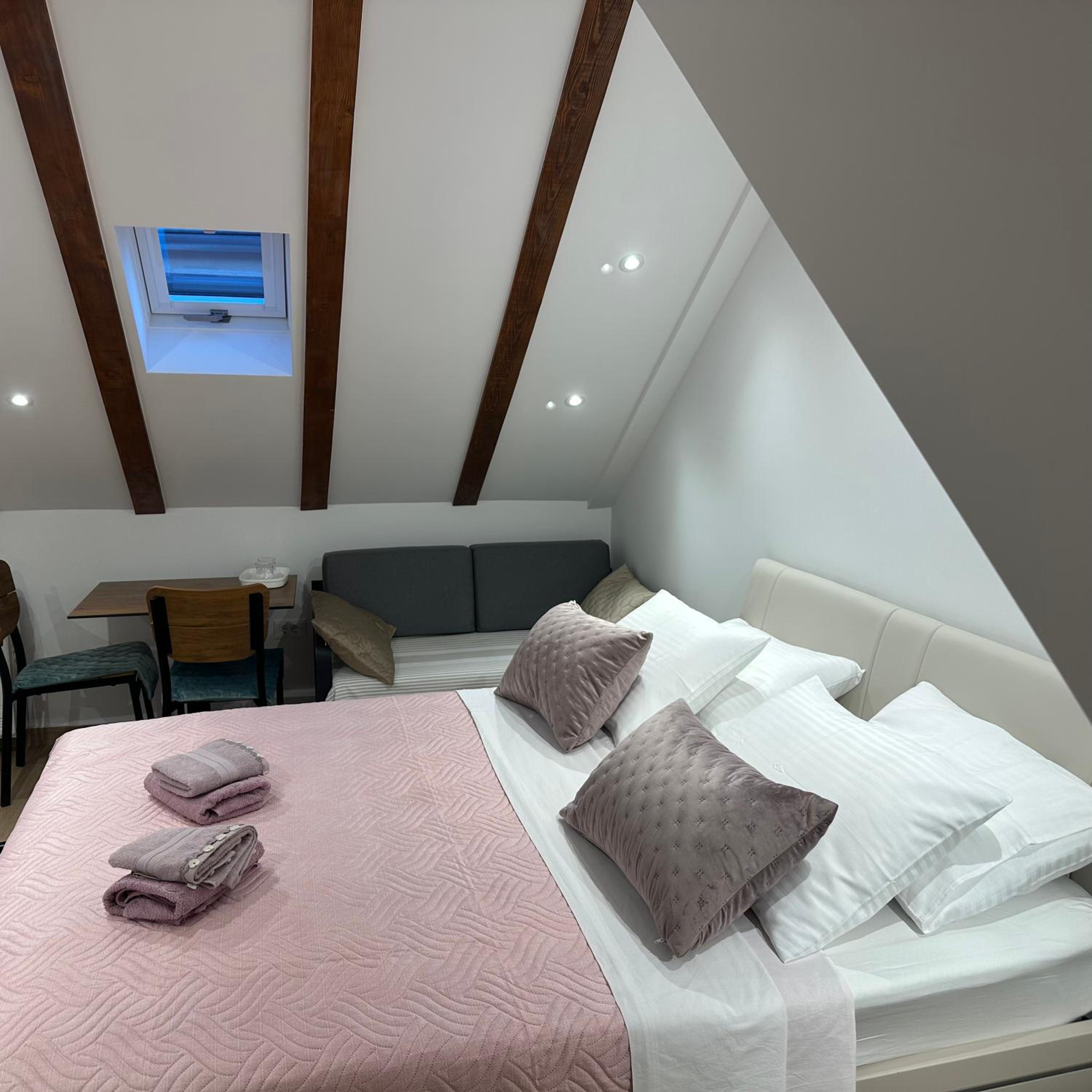 Studio Apartment with King Bed