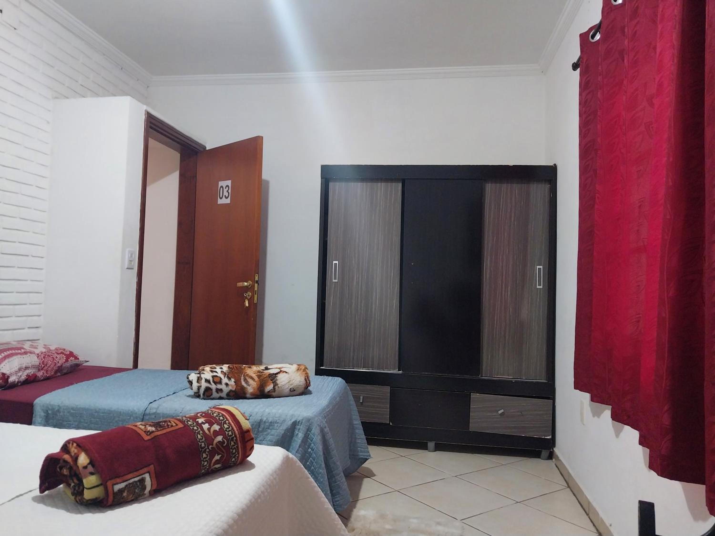 Basic Triple Room with Shared Bathroom photo 1