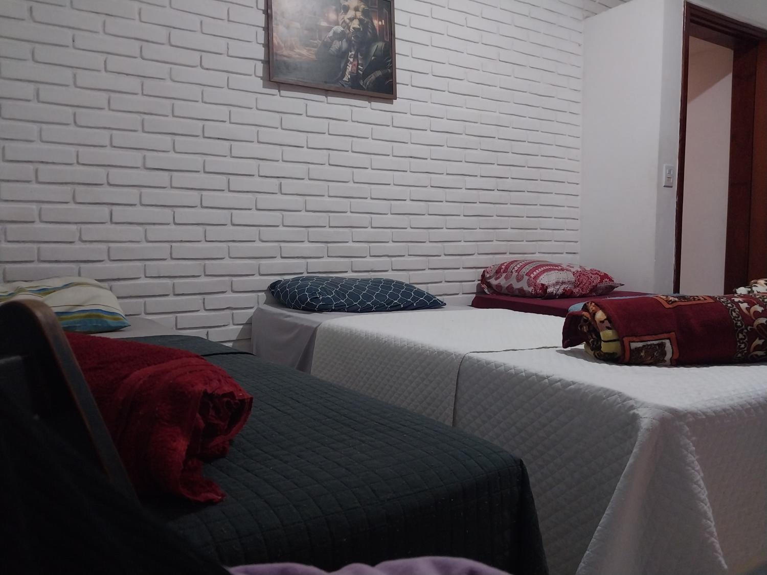 Basic Triple Room with Shared Bathroom photo 2