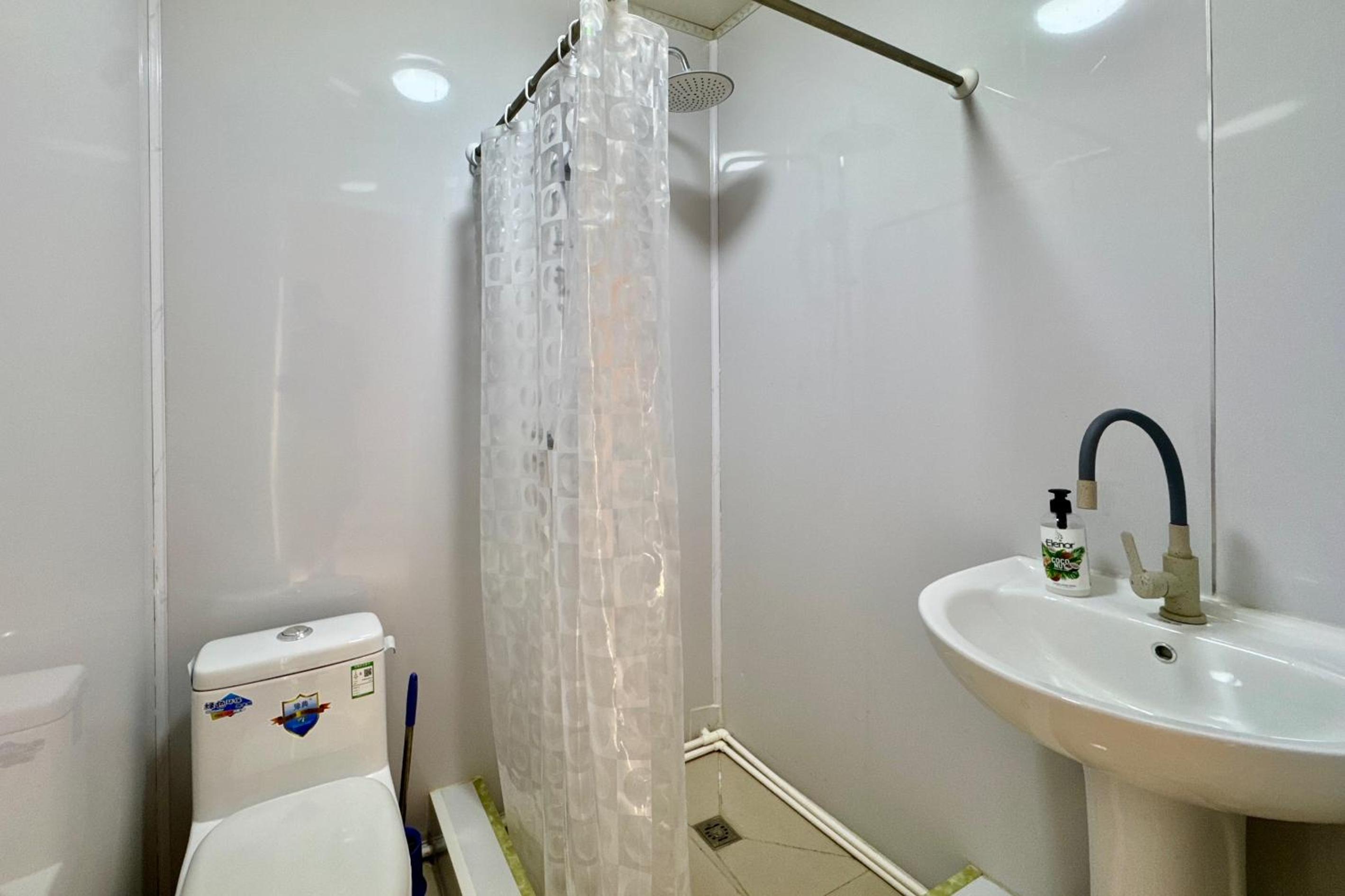 4-Bed Mixed Dormitory Room photo 1
