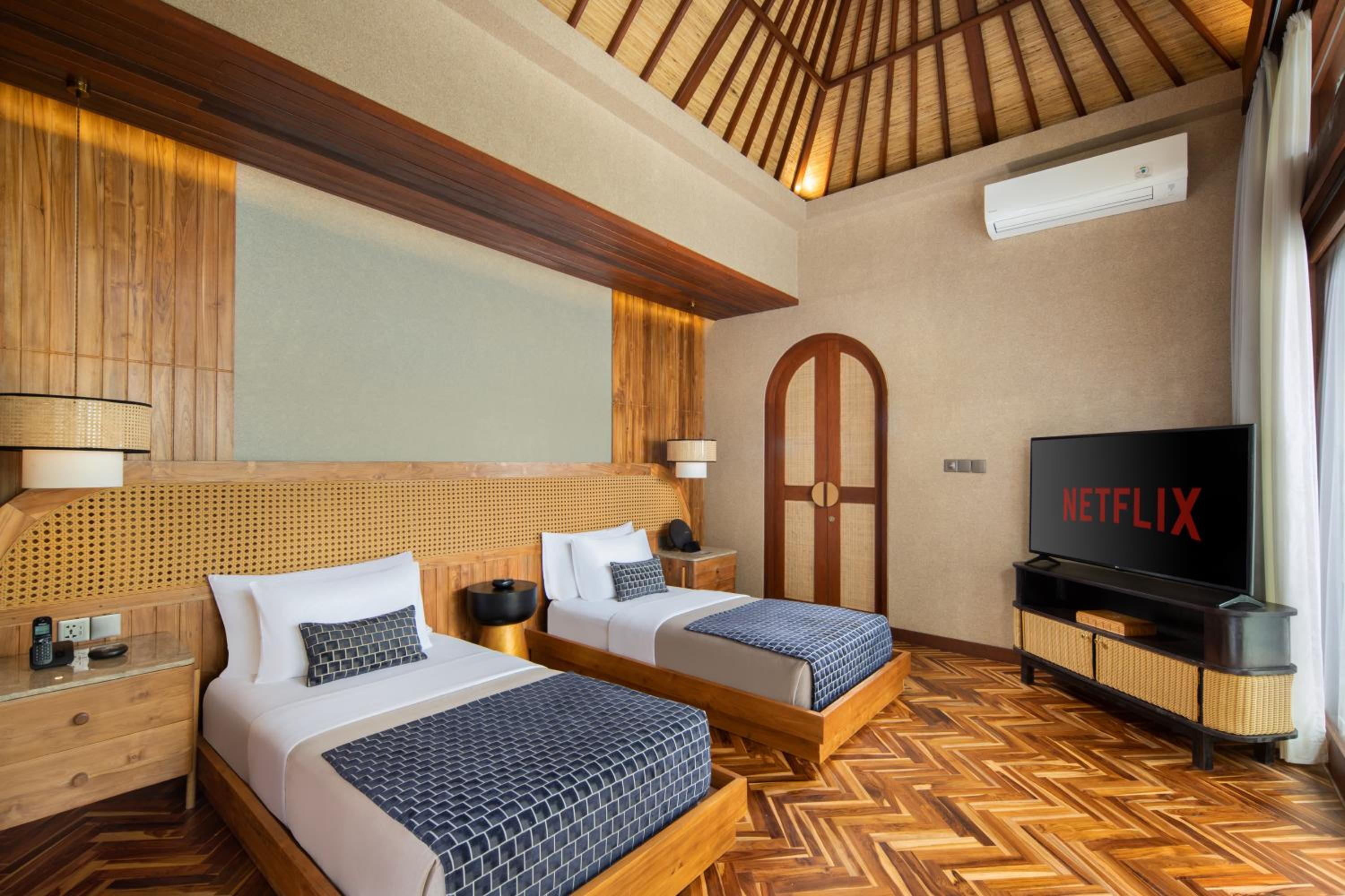 Two Bedroom Villa with Private Pool & Jacuzzi