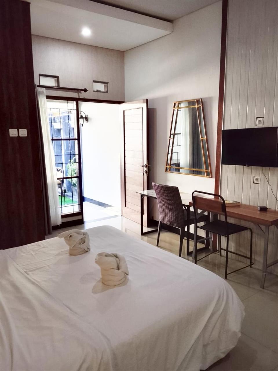 Double Room with Pool View