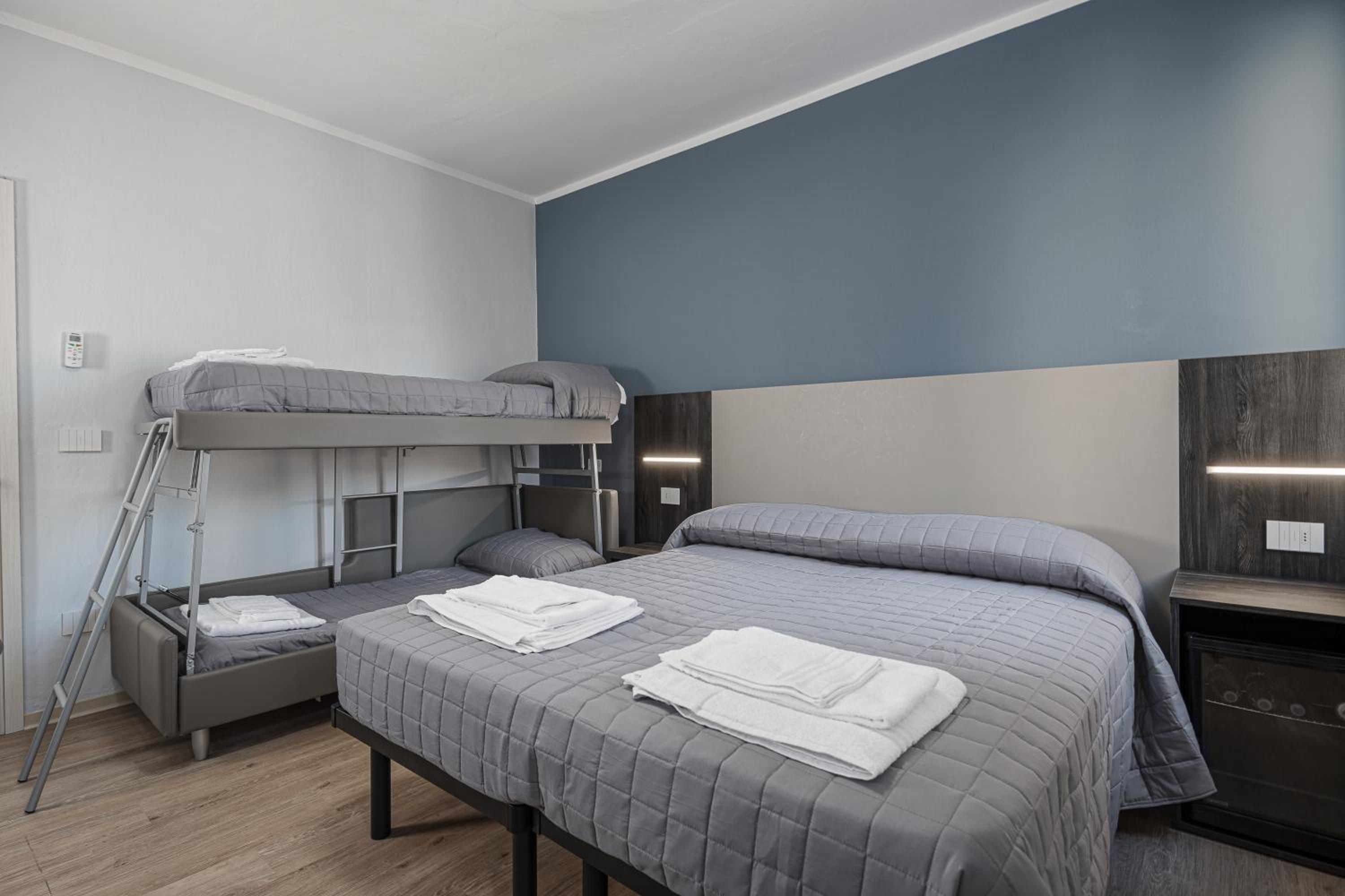 Standard Quadruple Room