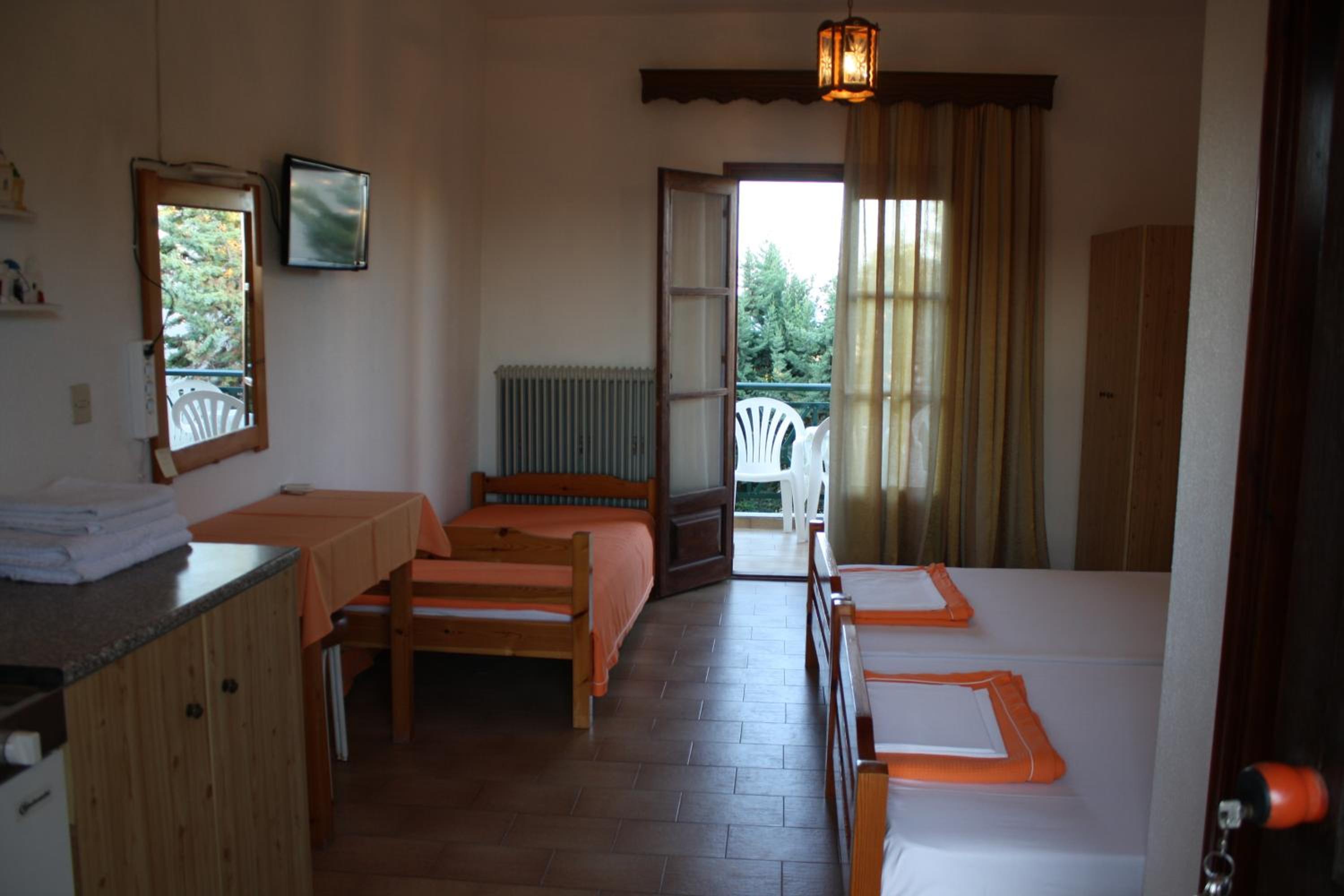 Studio (3 Adults) - Photo 7
